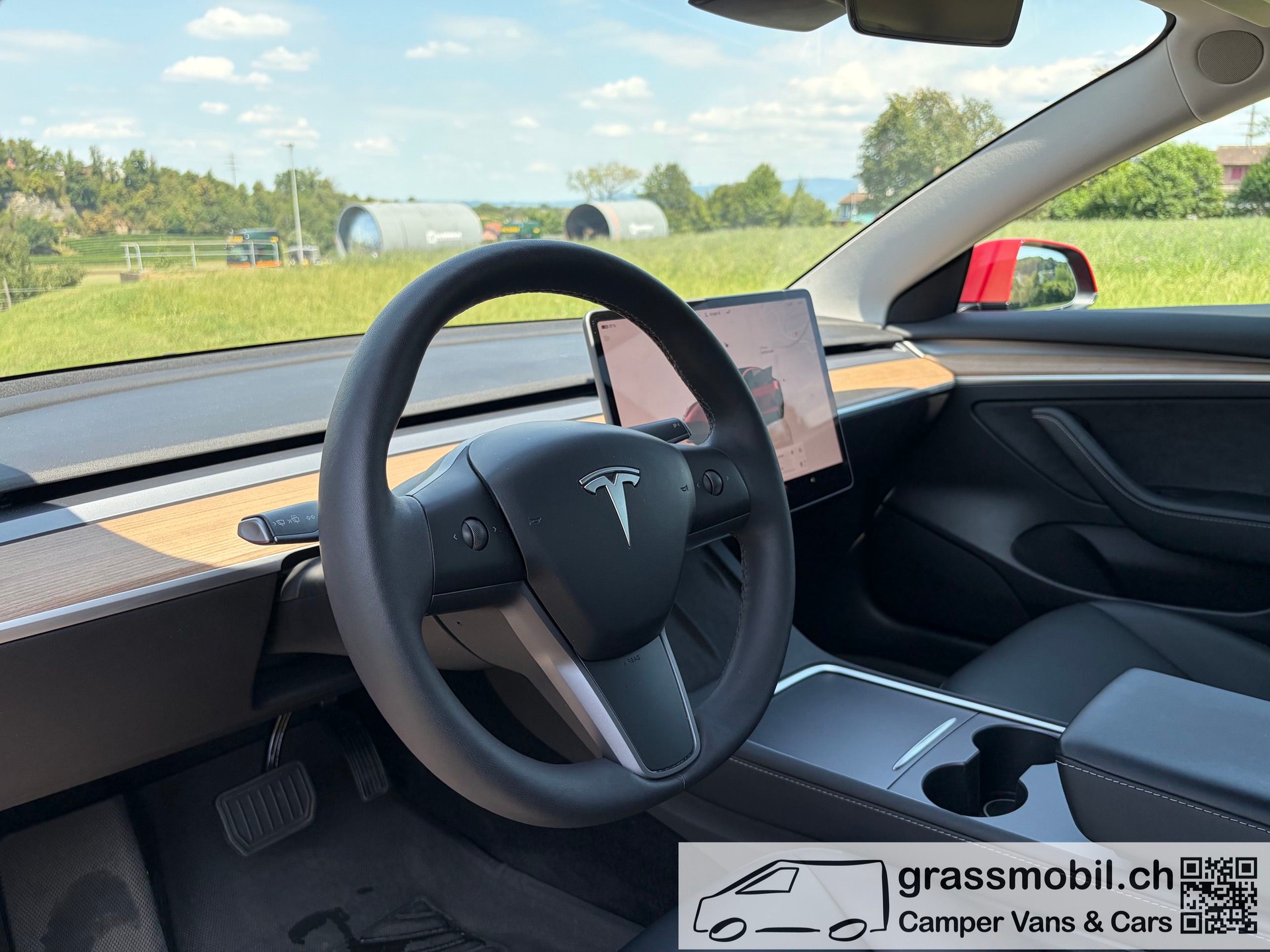 TESLA Model 3-image-7