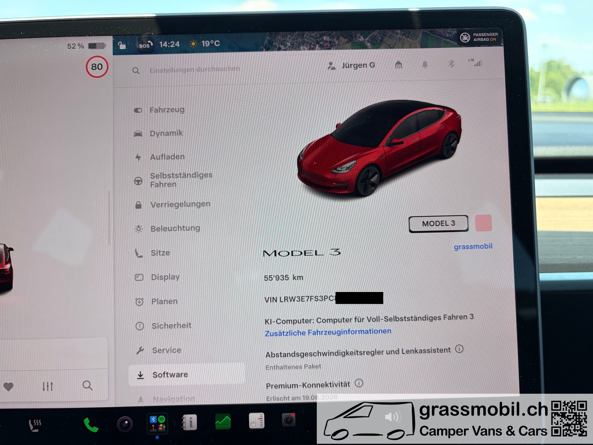 TESLA Model 3-image-9