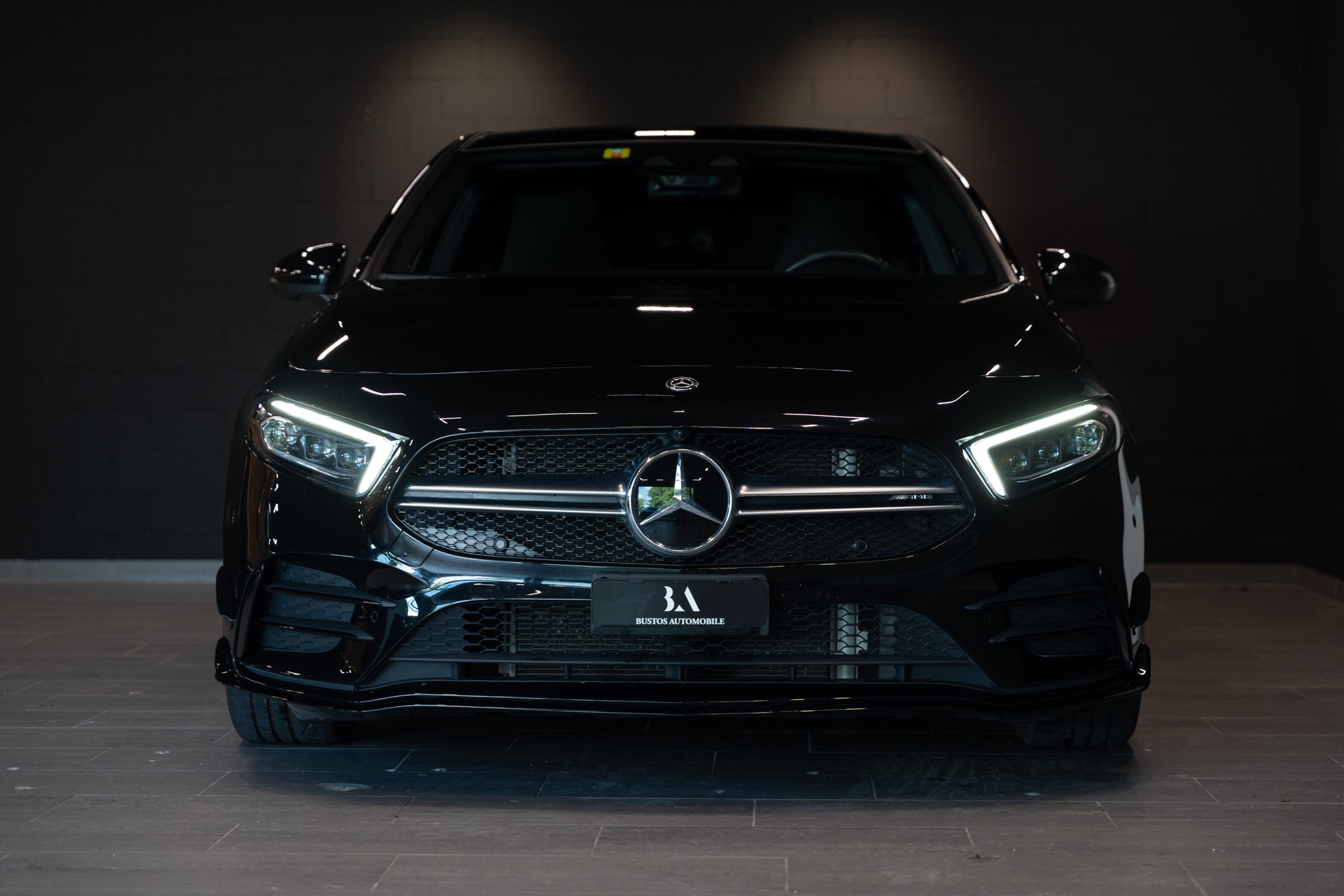 MERCEDES-BENZ A 35 AMG 4Matic Speedshift / CH Auto / Gratis Service / Pano-Schiebedach / Head Up Display / Premium Plus Paket / WC-image-2