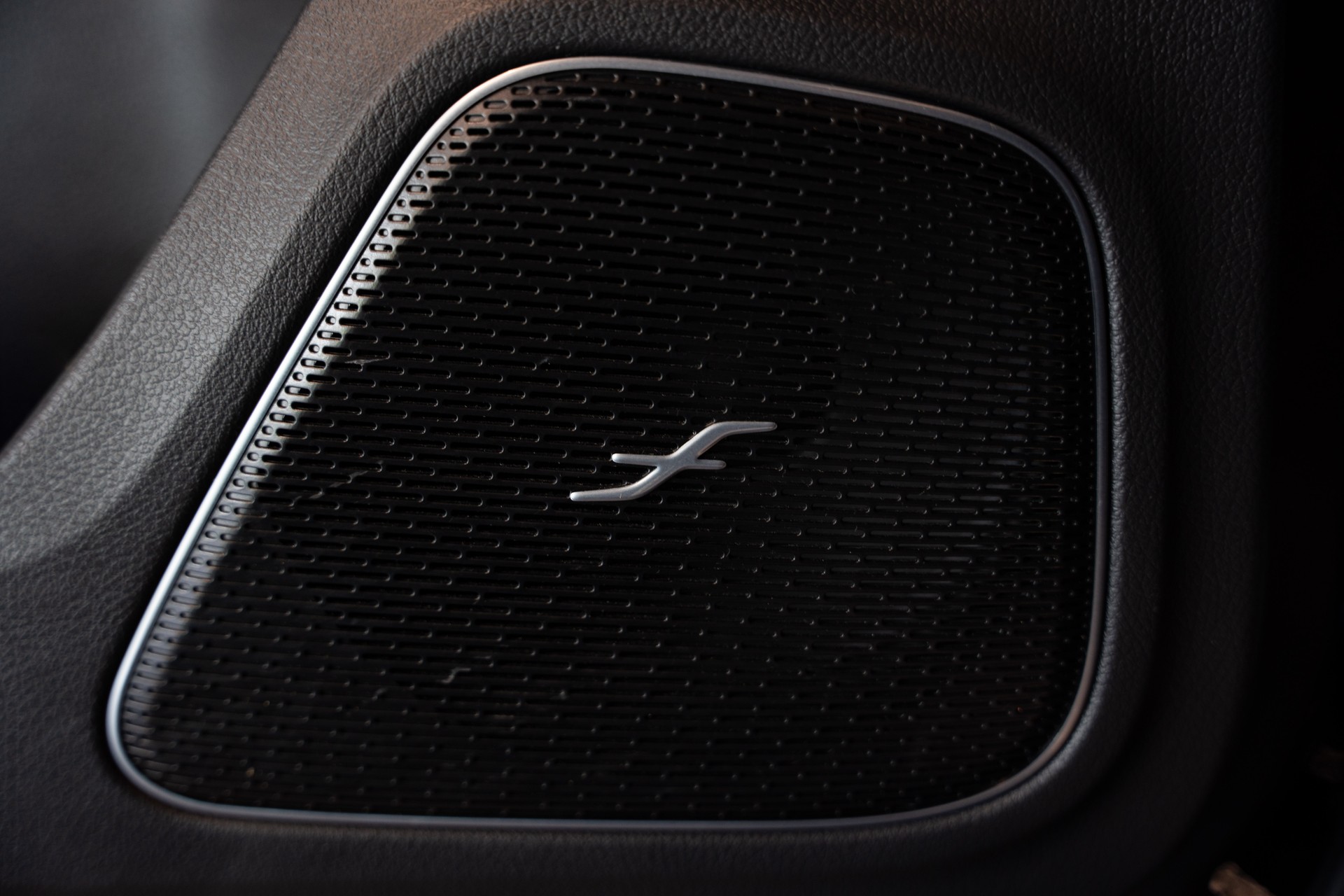 MERCEDES-BENZ A 35 AMG 4Matic Speedshift / CH Auto / Gratis Service / Pano-Schiebedach / Head Up Display / Premium Plus Paket / WC-image-11