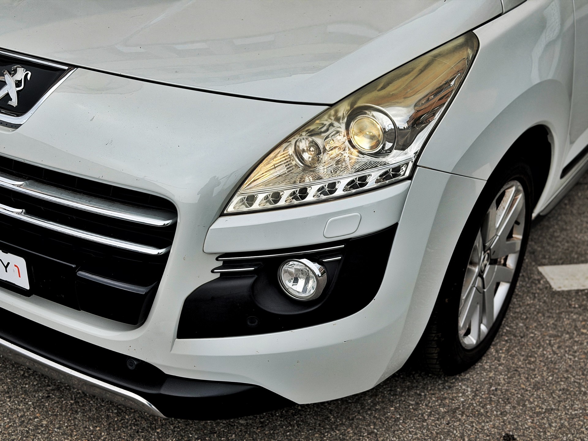 PEUGEOT 3008 HYbrid4 2.0 HDI EGS6-image-7