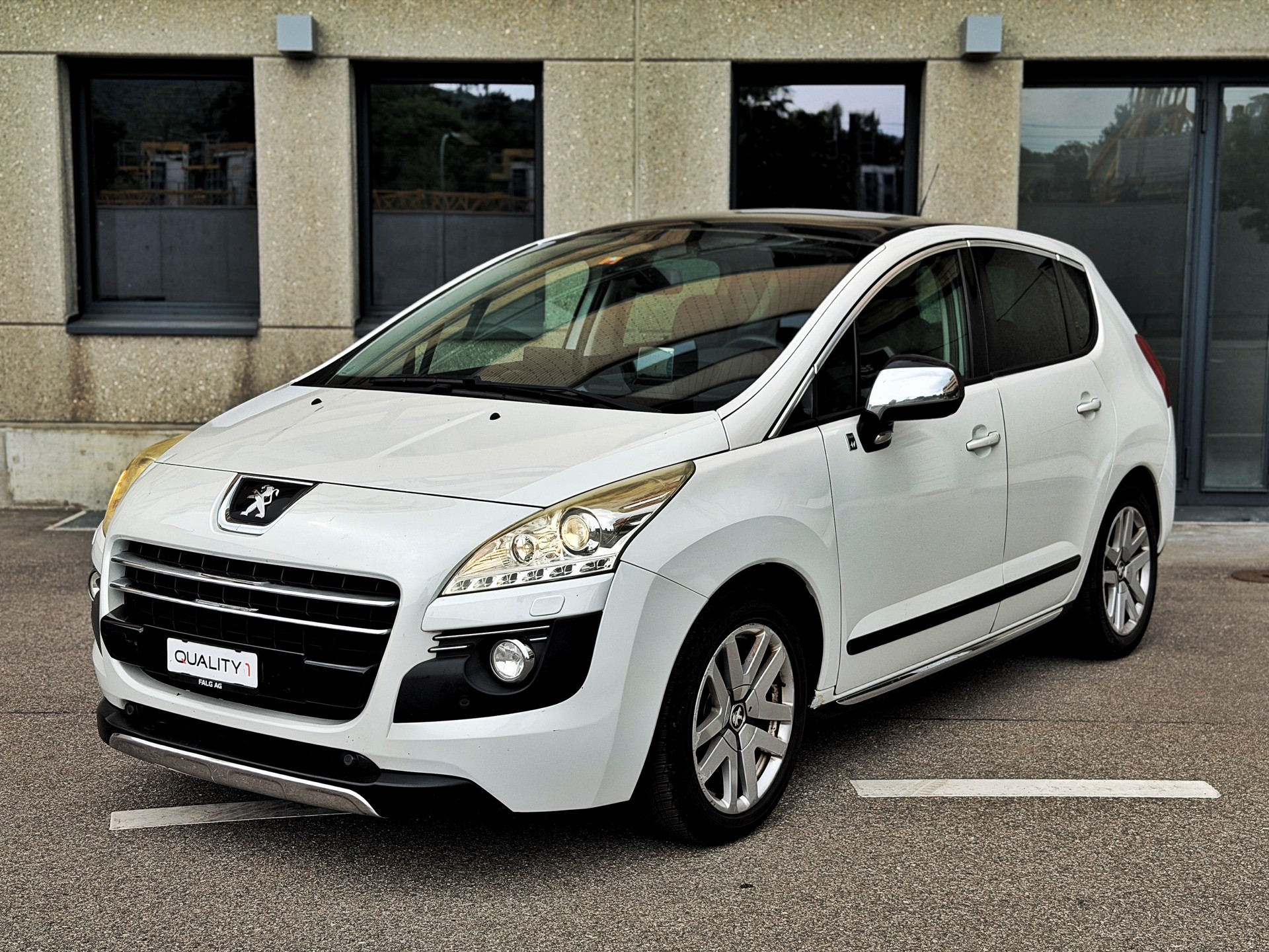 PEUGEOT 3008 HYbrid4 2.0 HDI EGS6-image-0