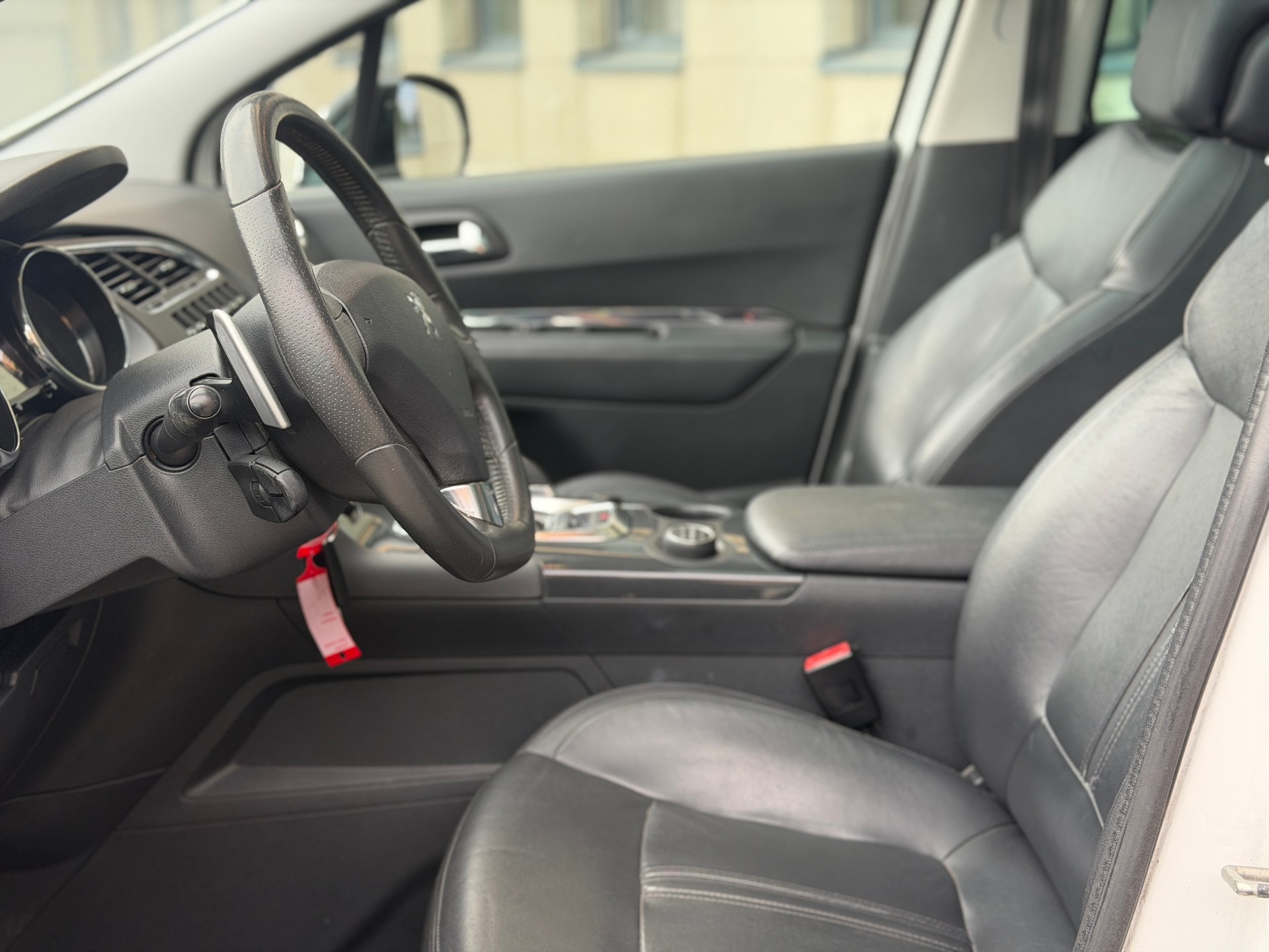 PEUGEOT 3008 HYbrid4 2.0 HDI EGS6-image-17