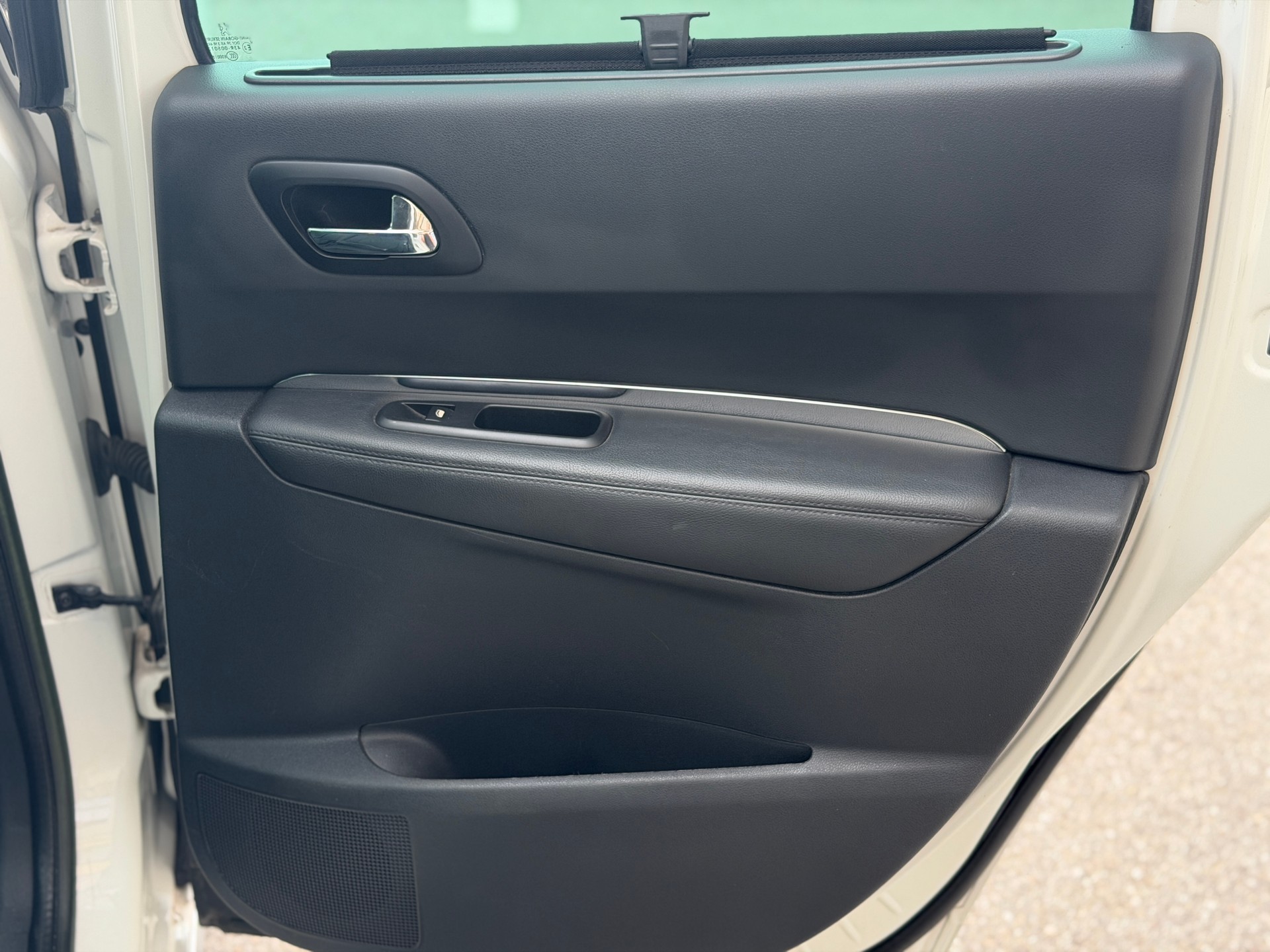PEUGEOT 3008 HYbrid4 2.0 HDI EGS6-image-21