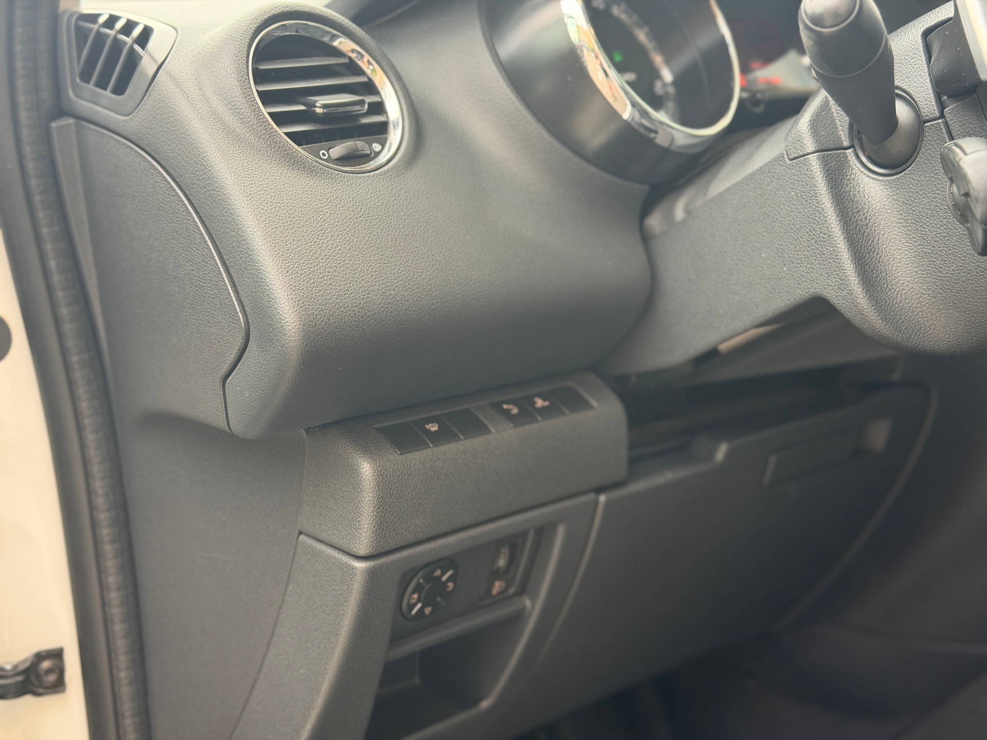 PEUGEOT 3008 HYbrid4 2.0 HDI EGS6-image-12
