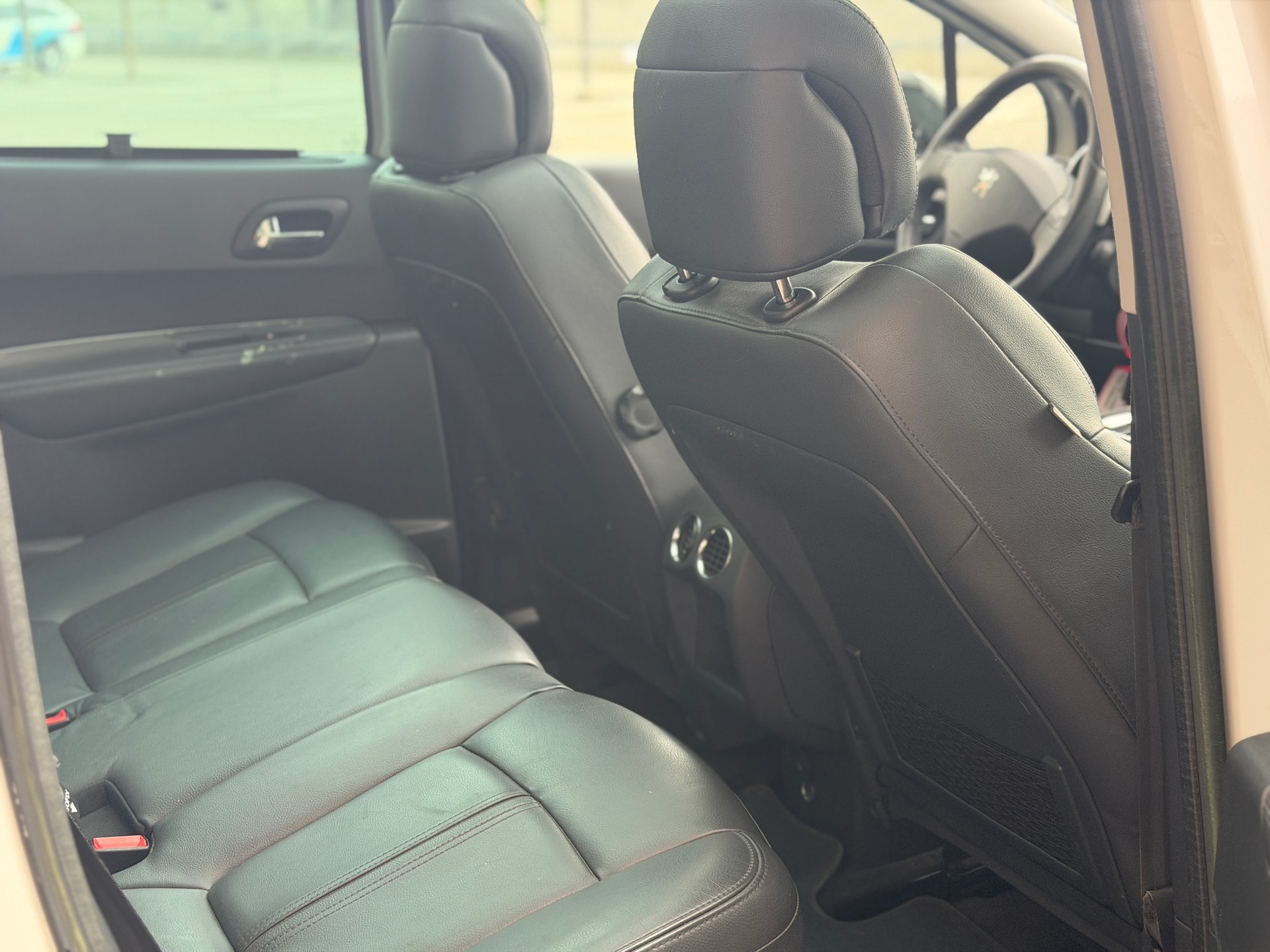 PEUGEOT 3008 HYbrid4 2.0 HDI EGS6-image-23