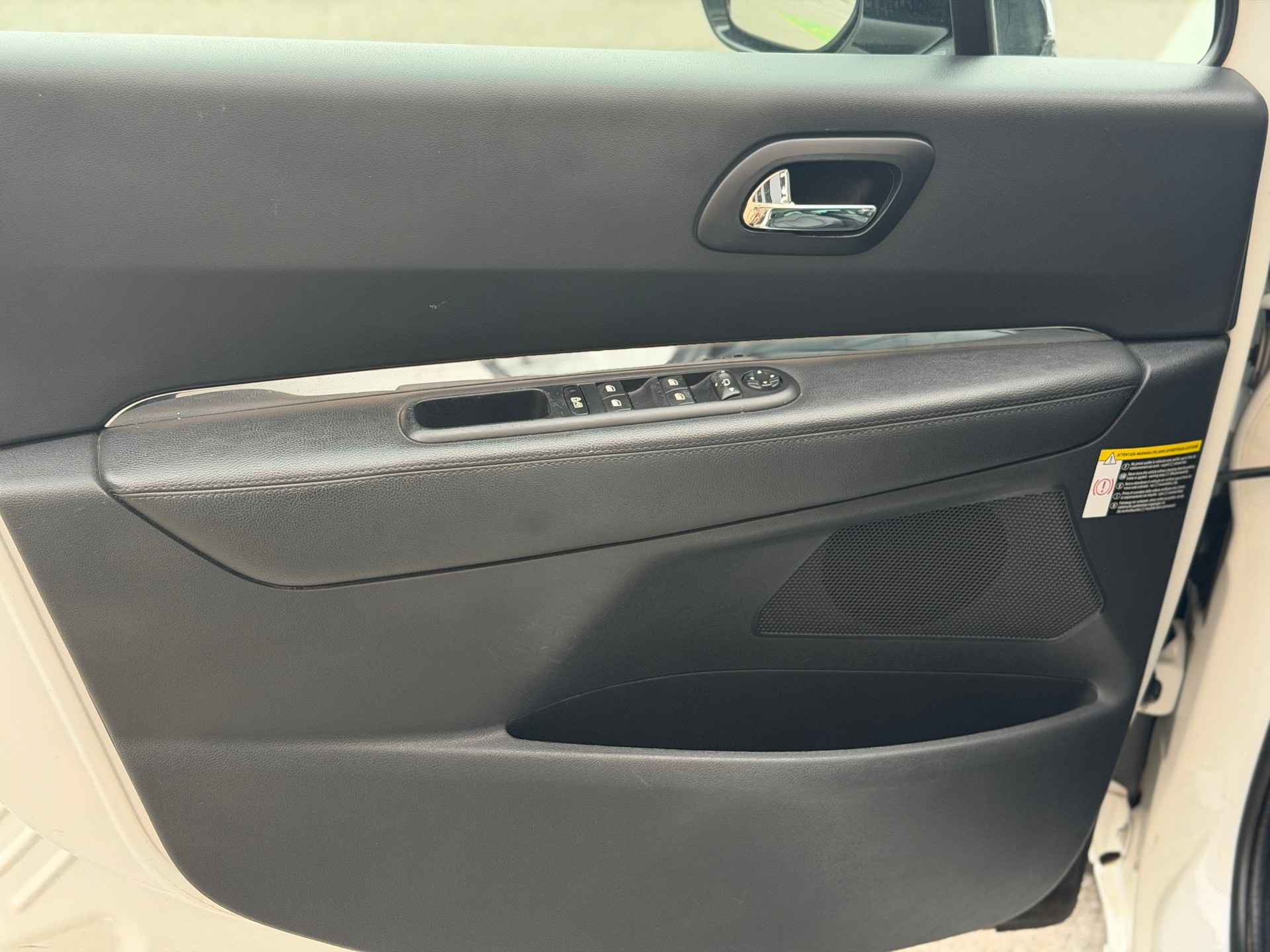PEUGEOT 3008 HYbrid4 2.0 HDI EGS6-image-15