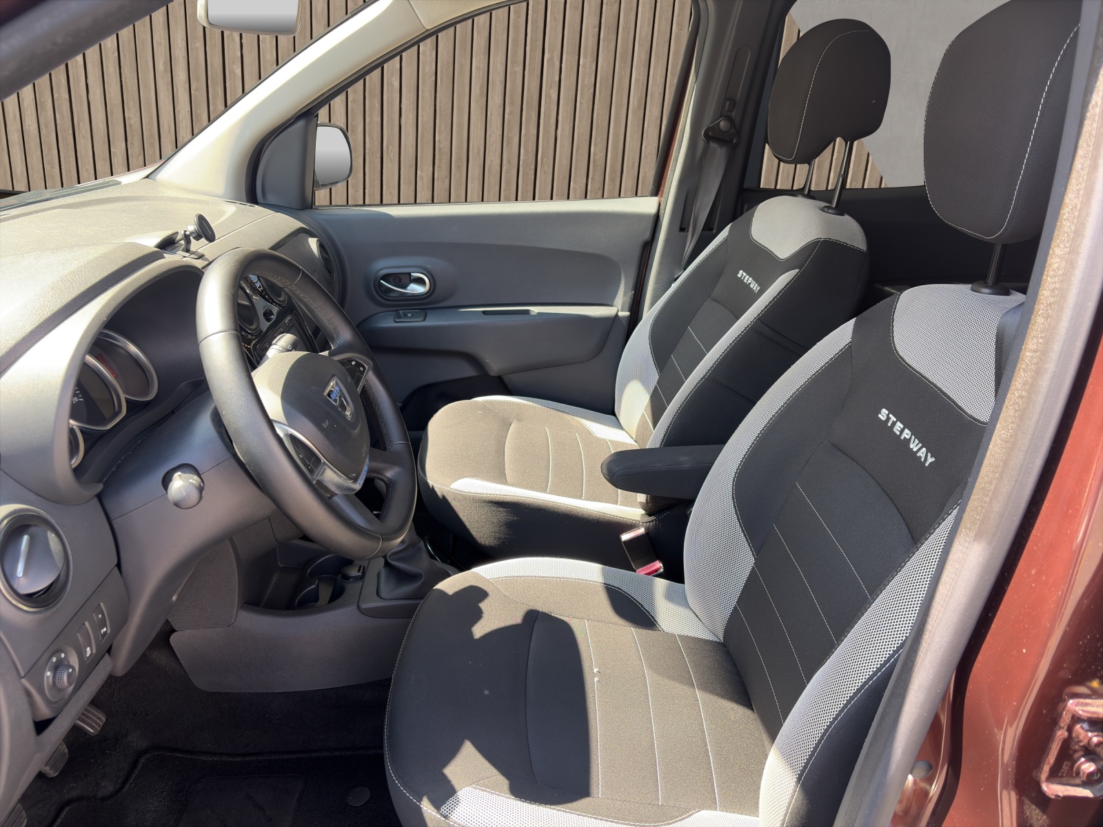 DACIA Lodgy 1.2 Turbo Stepway PL-image-8
