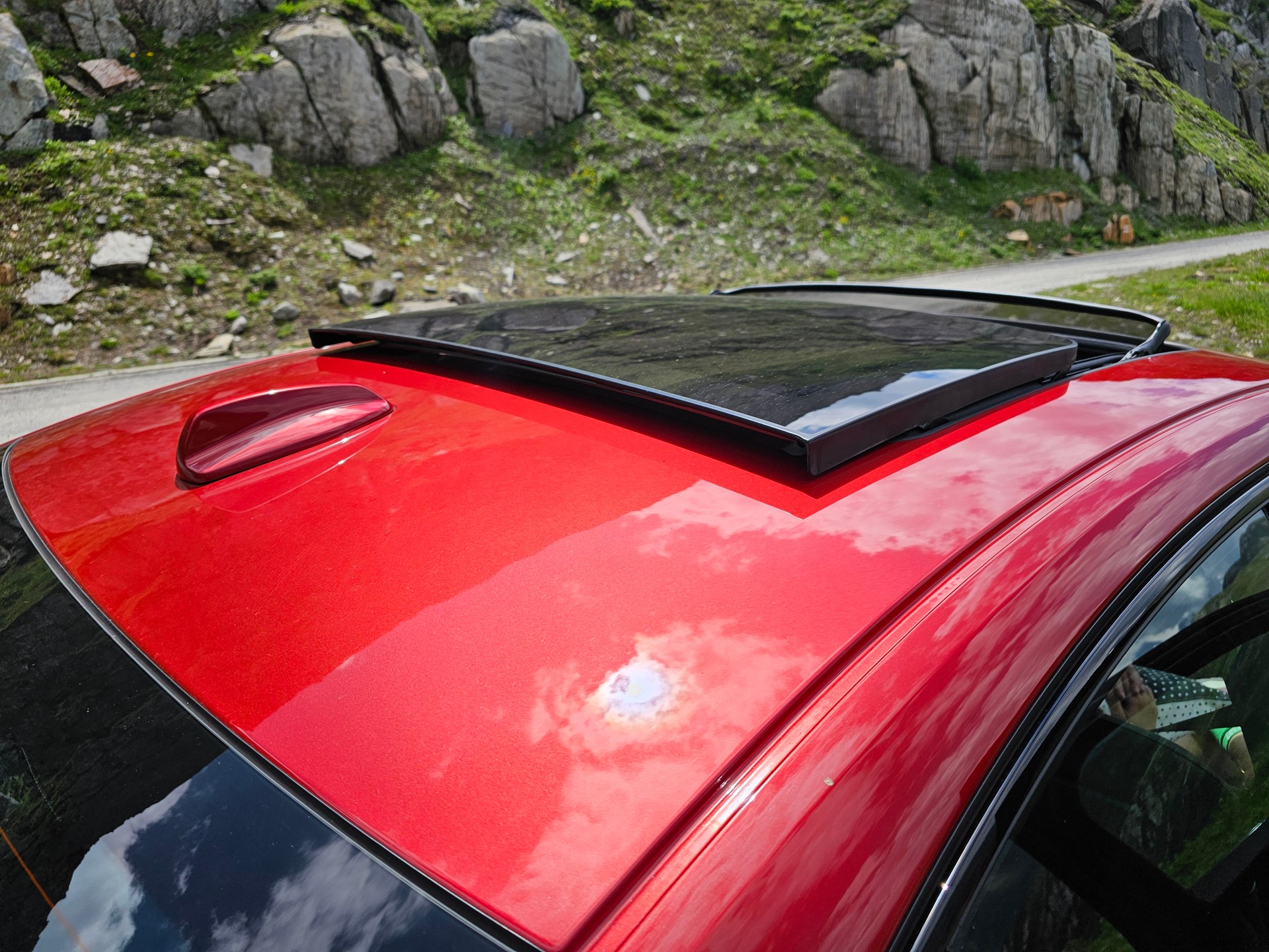 VOLVO 2.0 T5 R-Design-image-2