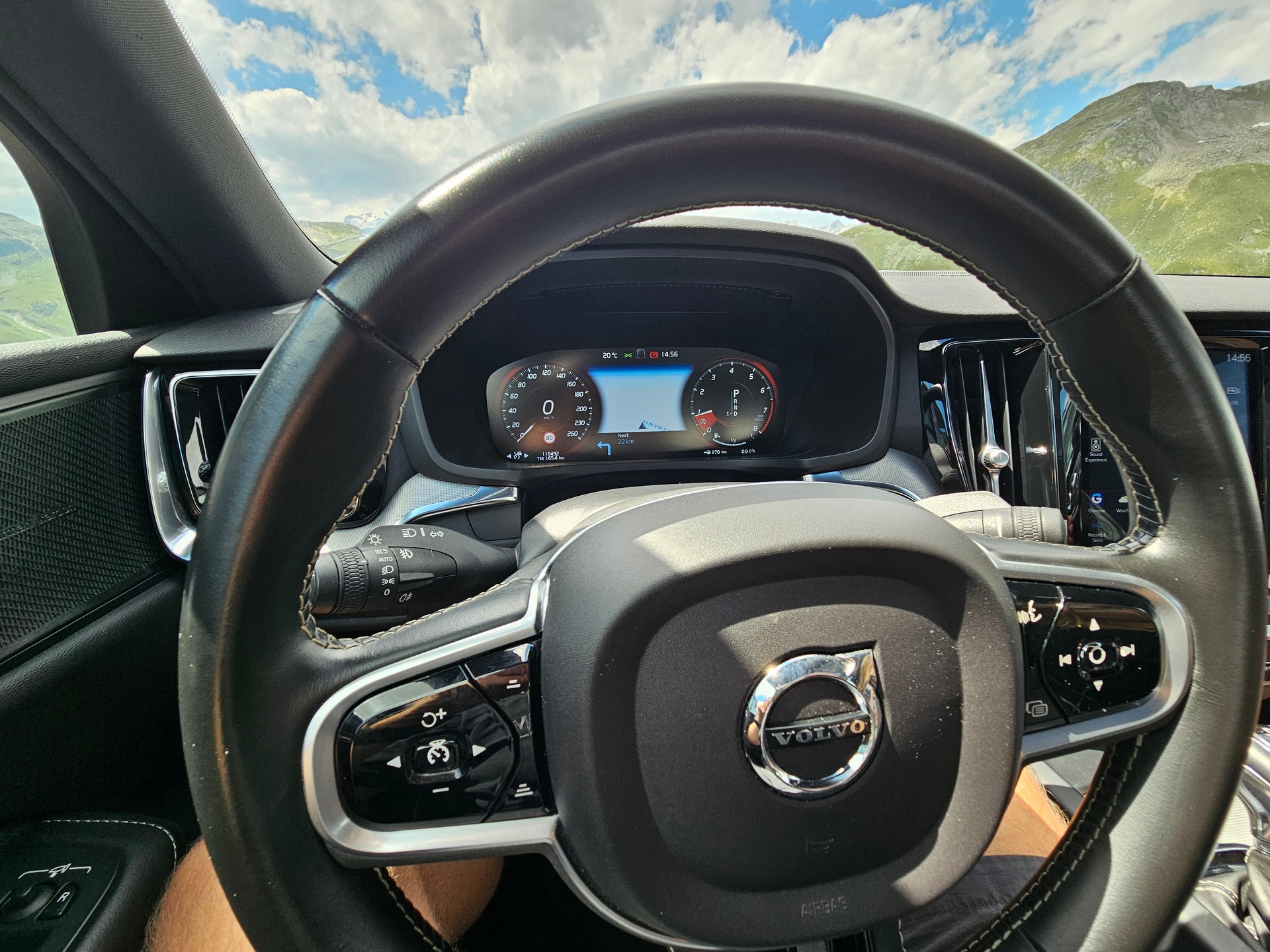 VOLVO 2.0 T5 R-Design-image-3