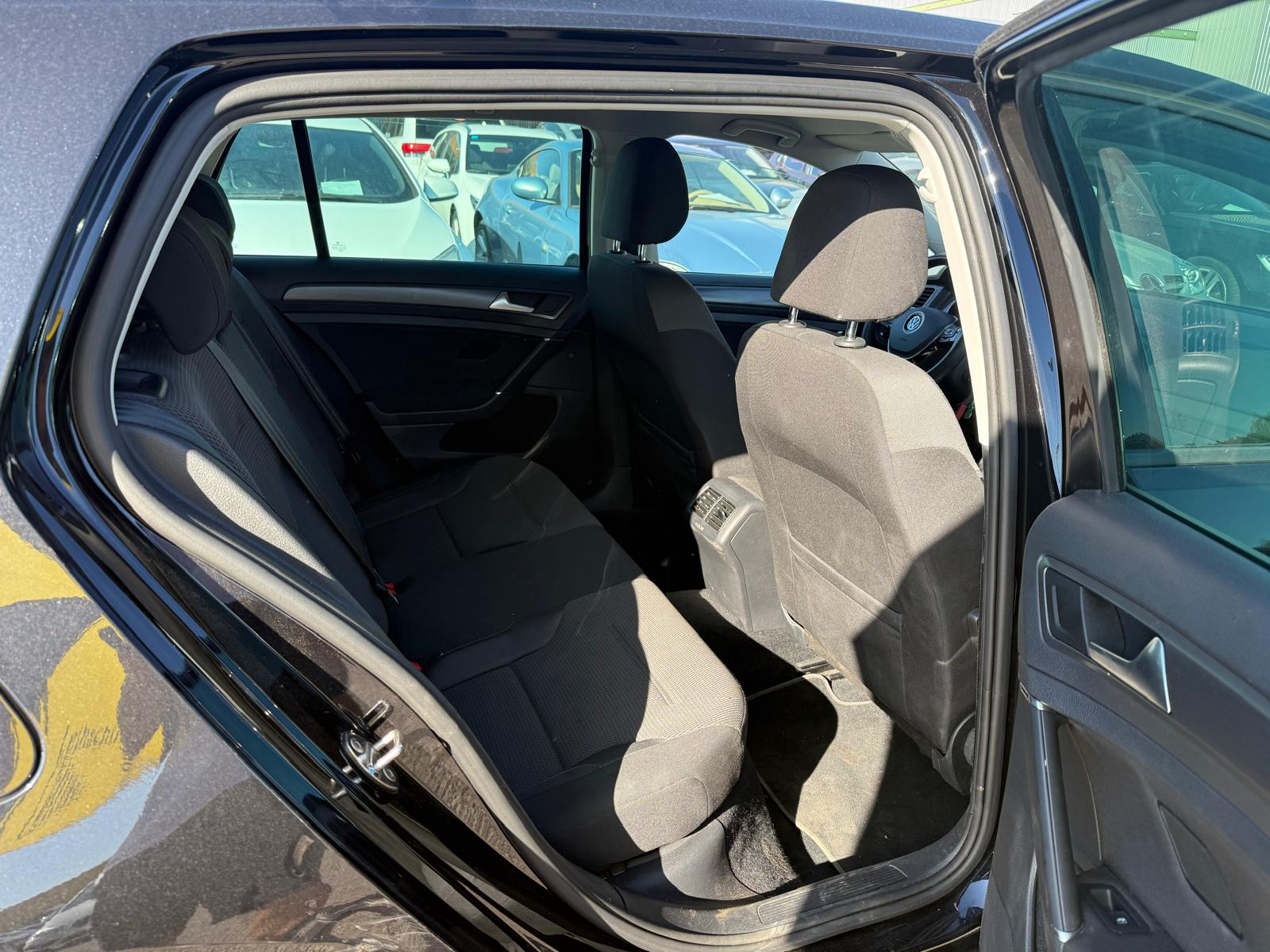 VW Golf VII 1.0 TSI 110 Comfortline DSG-image-12