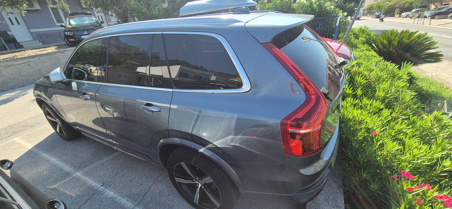 VOLVO 2.0 D5 R-Design 7P. AWD-image-2