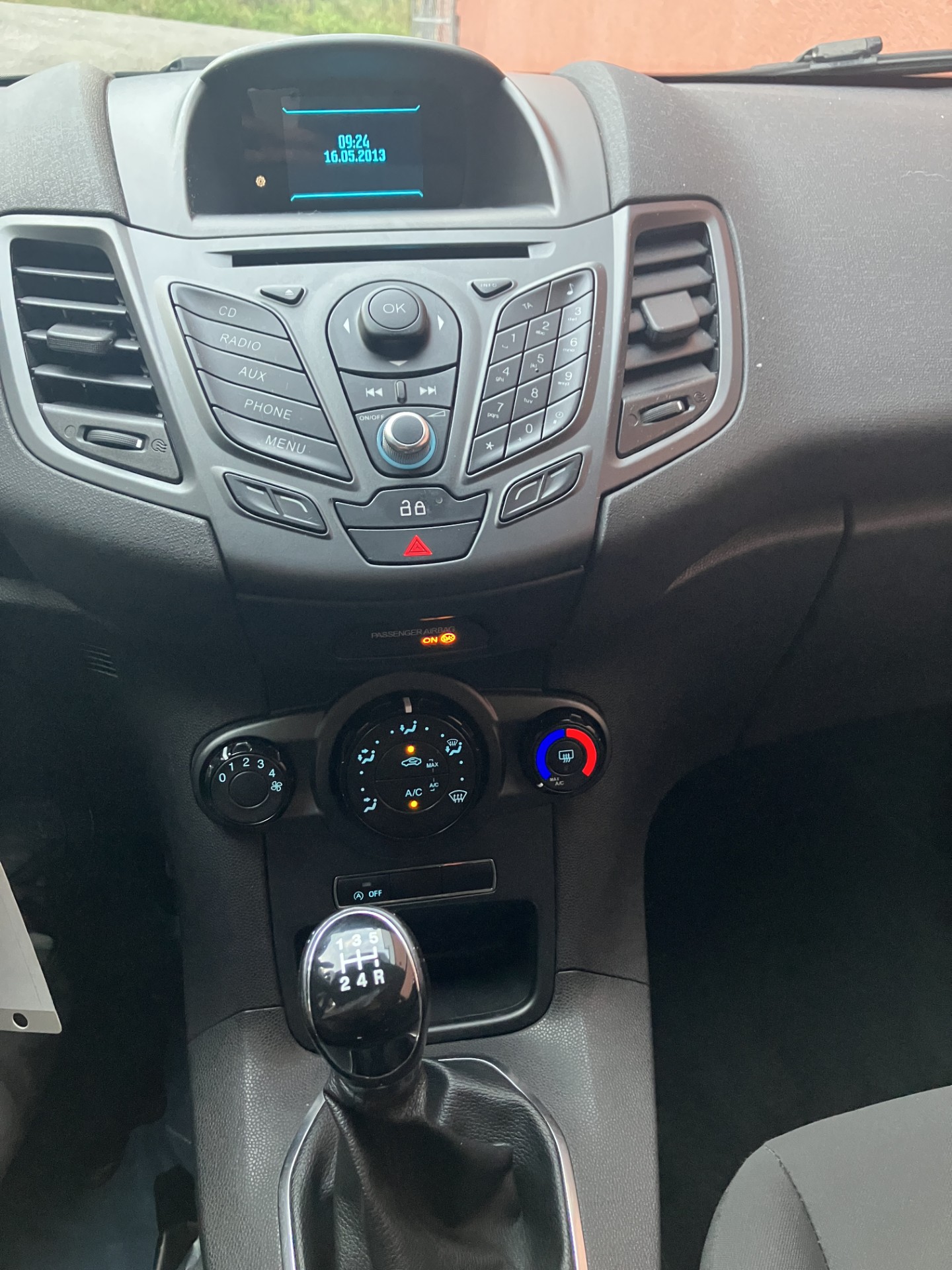 FORD Fiesta 1.0 Titanium-image-6