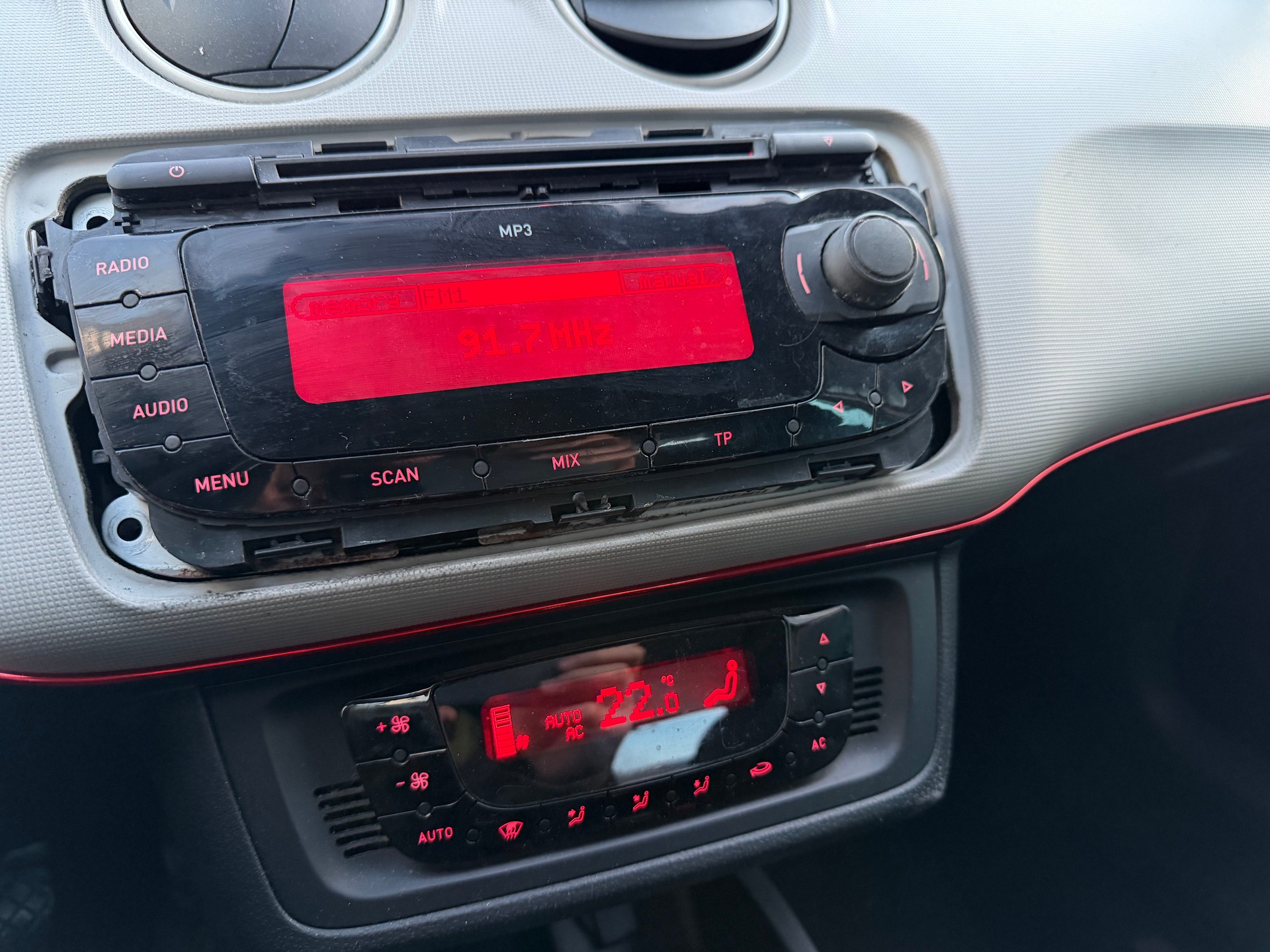SEAT Ibiza 1.9 TDI Sport-image-14