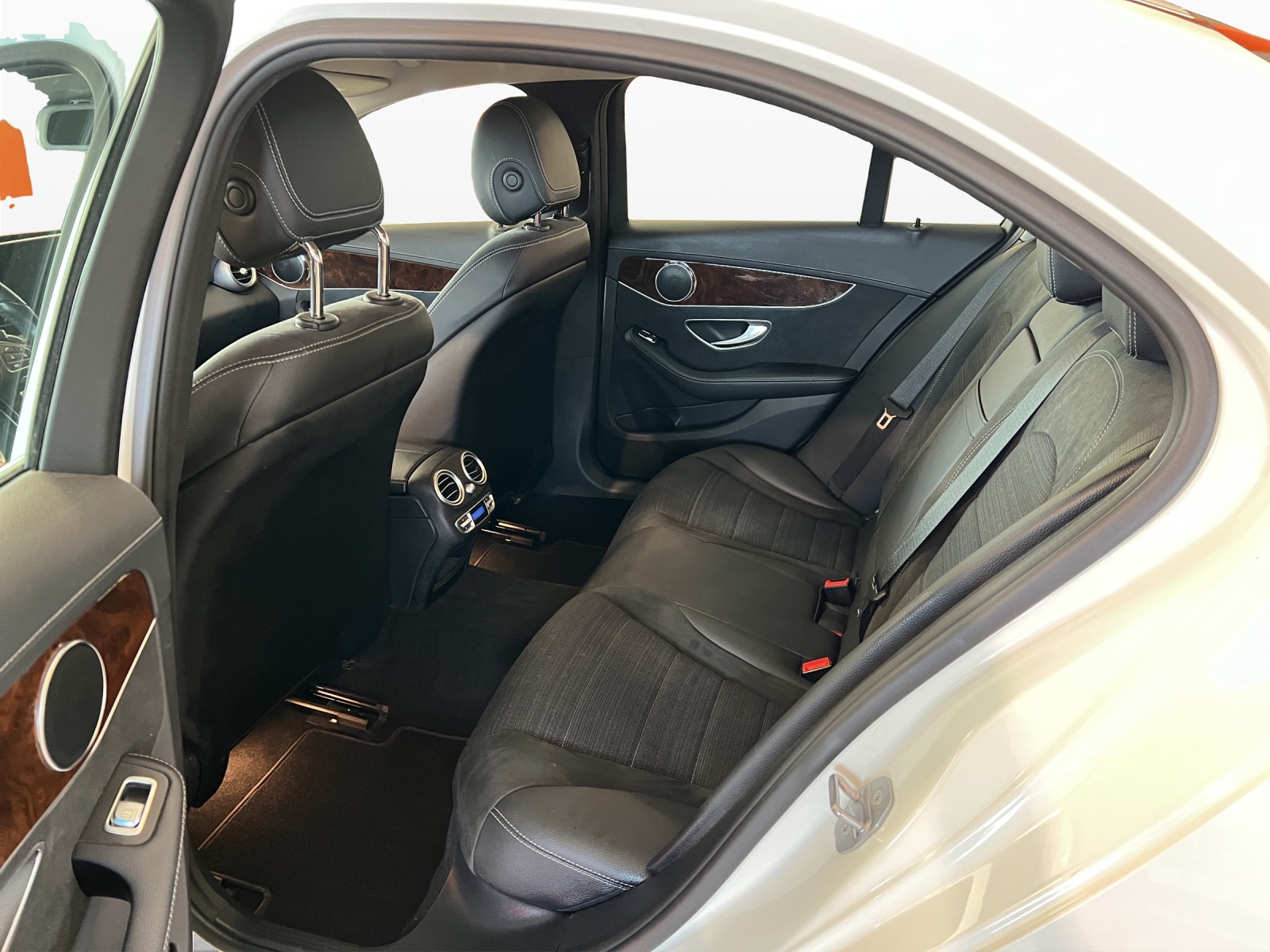 MERCEDES-BENZ C 400 Exclusive 4Matic 7G-Tronic-image-9
