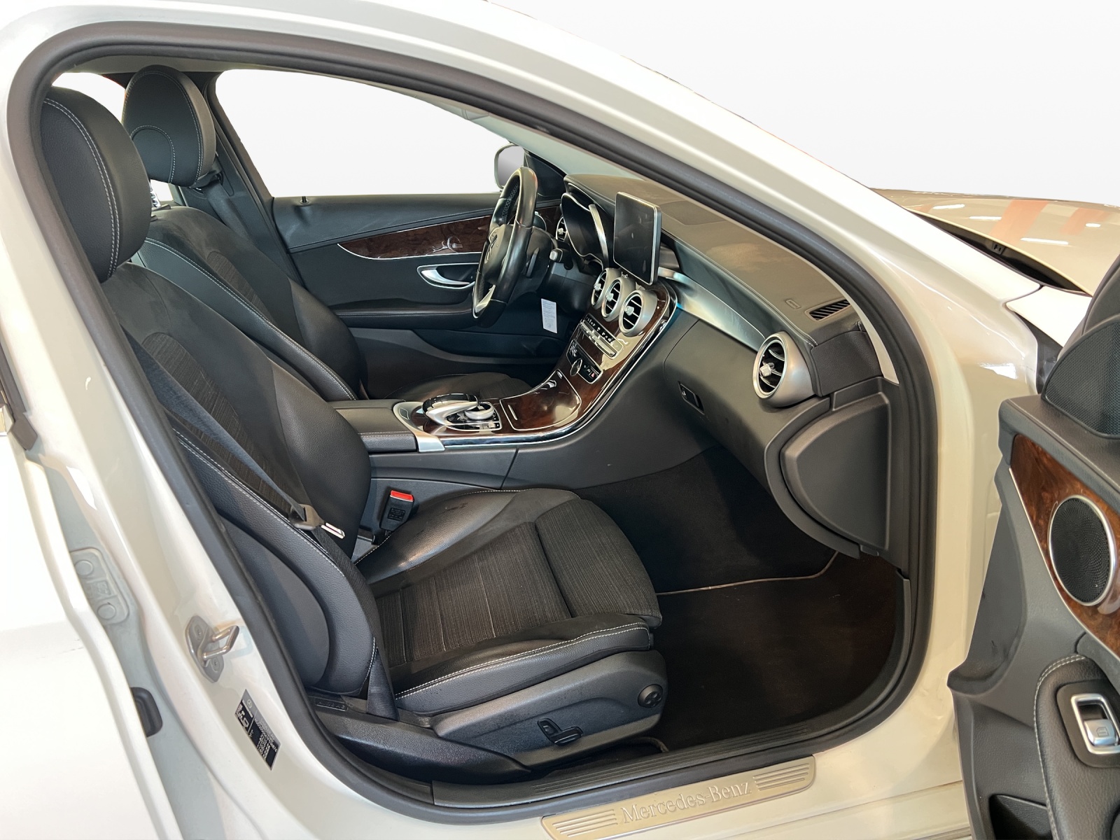 MERCEDES-BENZ C 400 Exclusive 4Matic 7G-Tronic-image-6