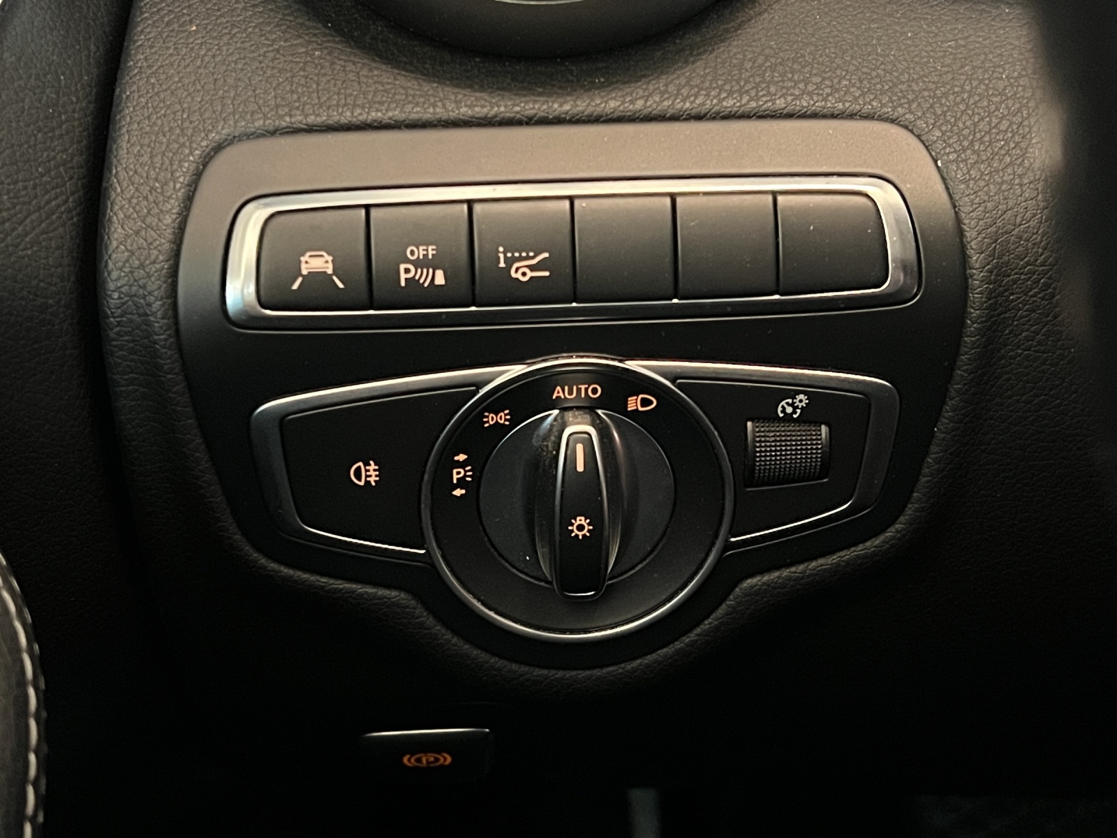 MERCEDES-BENZ C 400 Exclusive 4Matic 7G-Tronic-image-13