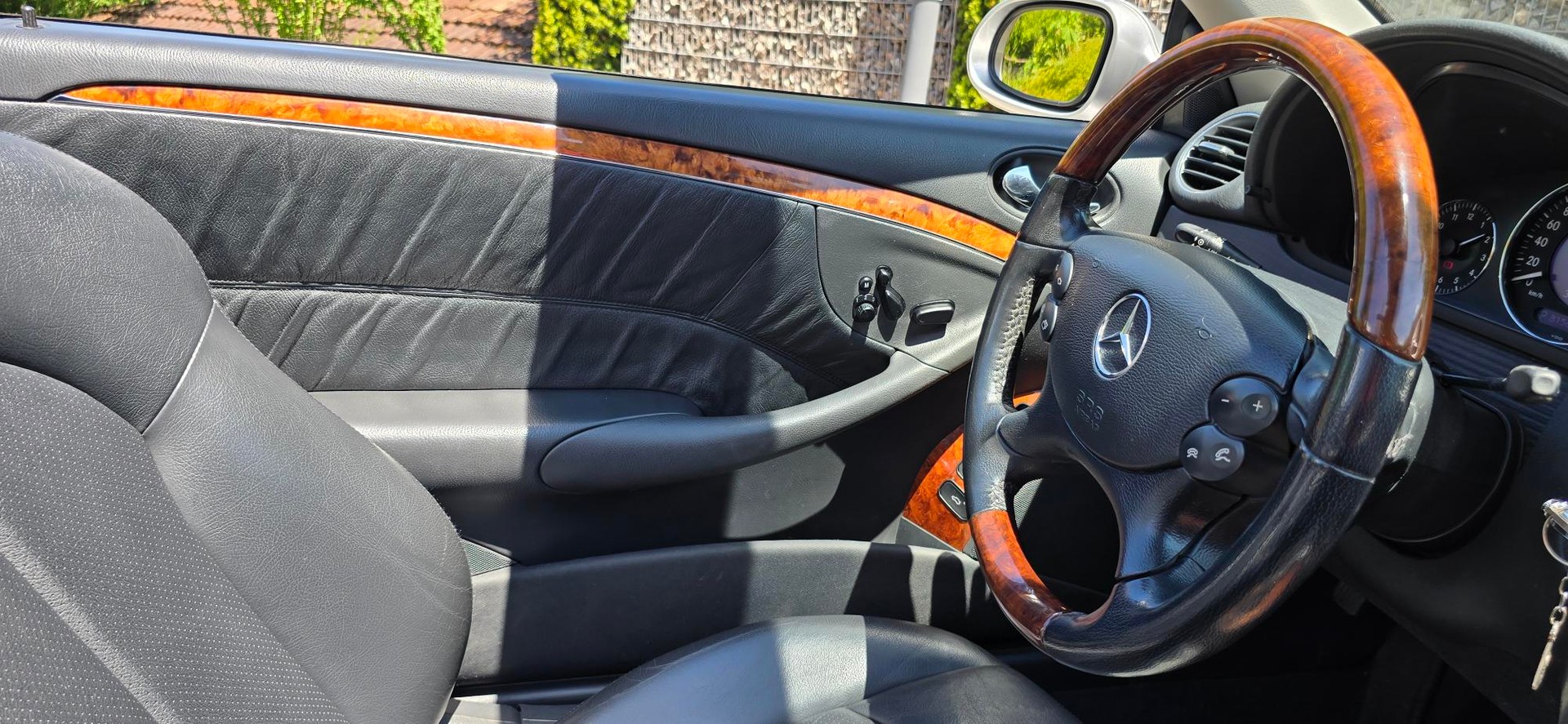 MERCEDES-BENZ CLK 500 V8-image-9