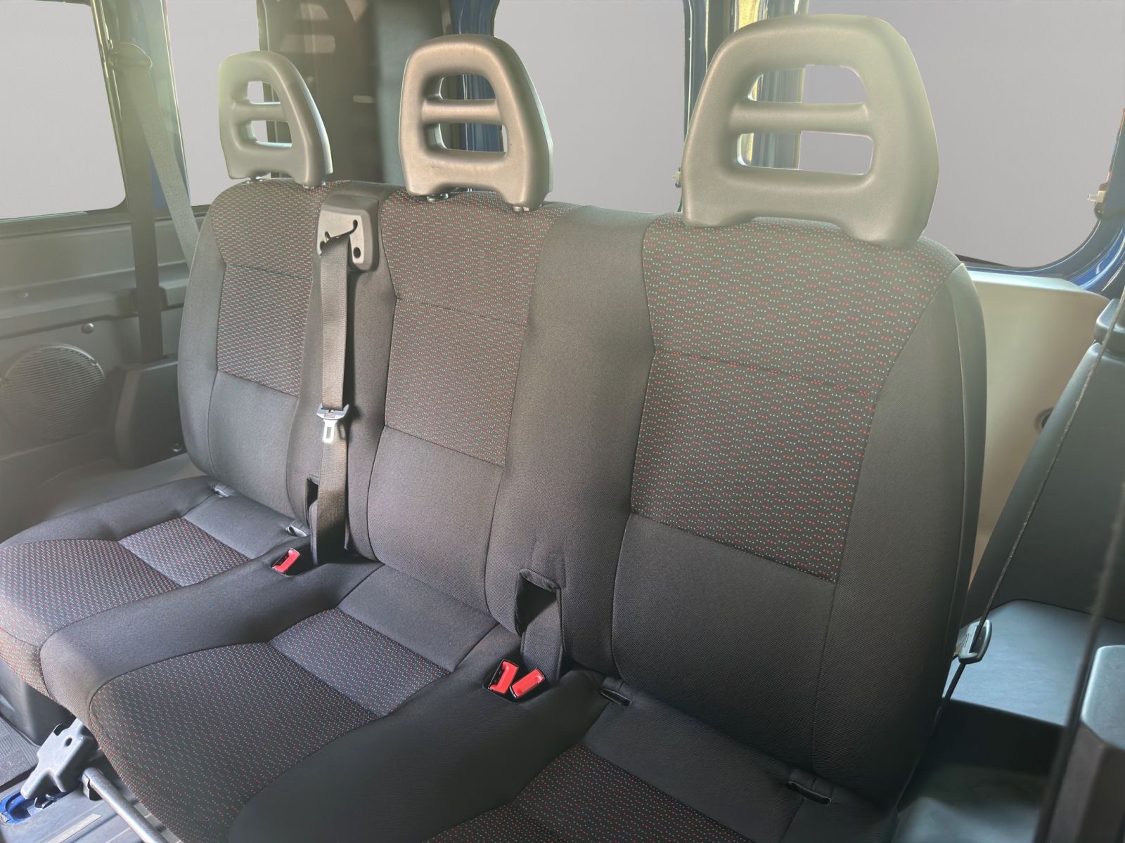 PEUGEOT Boxer Kombi 333 L1H1 2.0 BlueHDi 130 6P Active-image-13