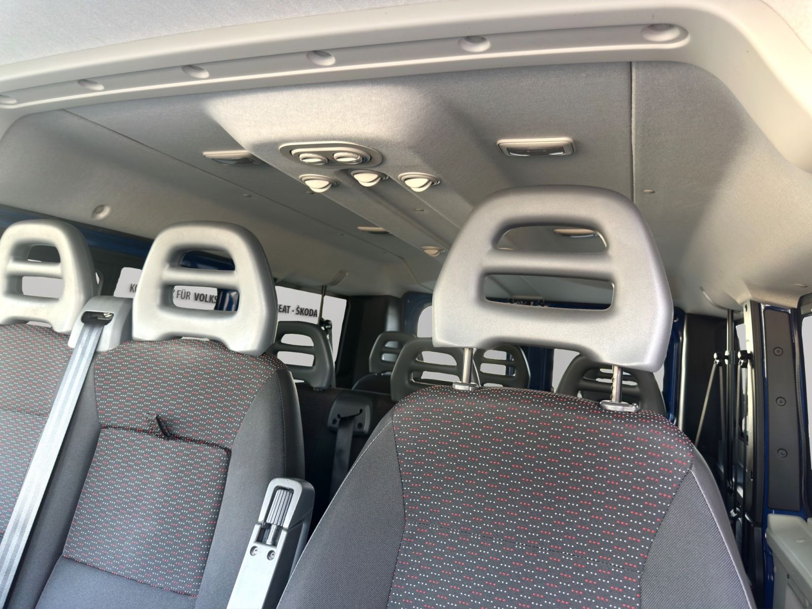 PEUGEOT Boxer Kombi 333 L1H1 2.0 BlueHDi 130 6P Active-image-10