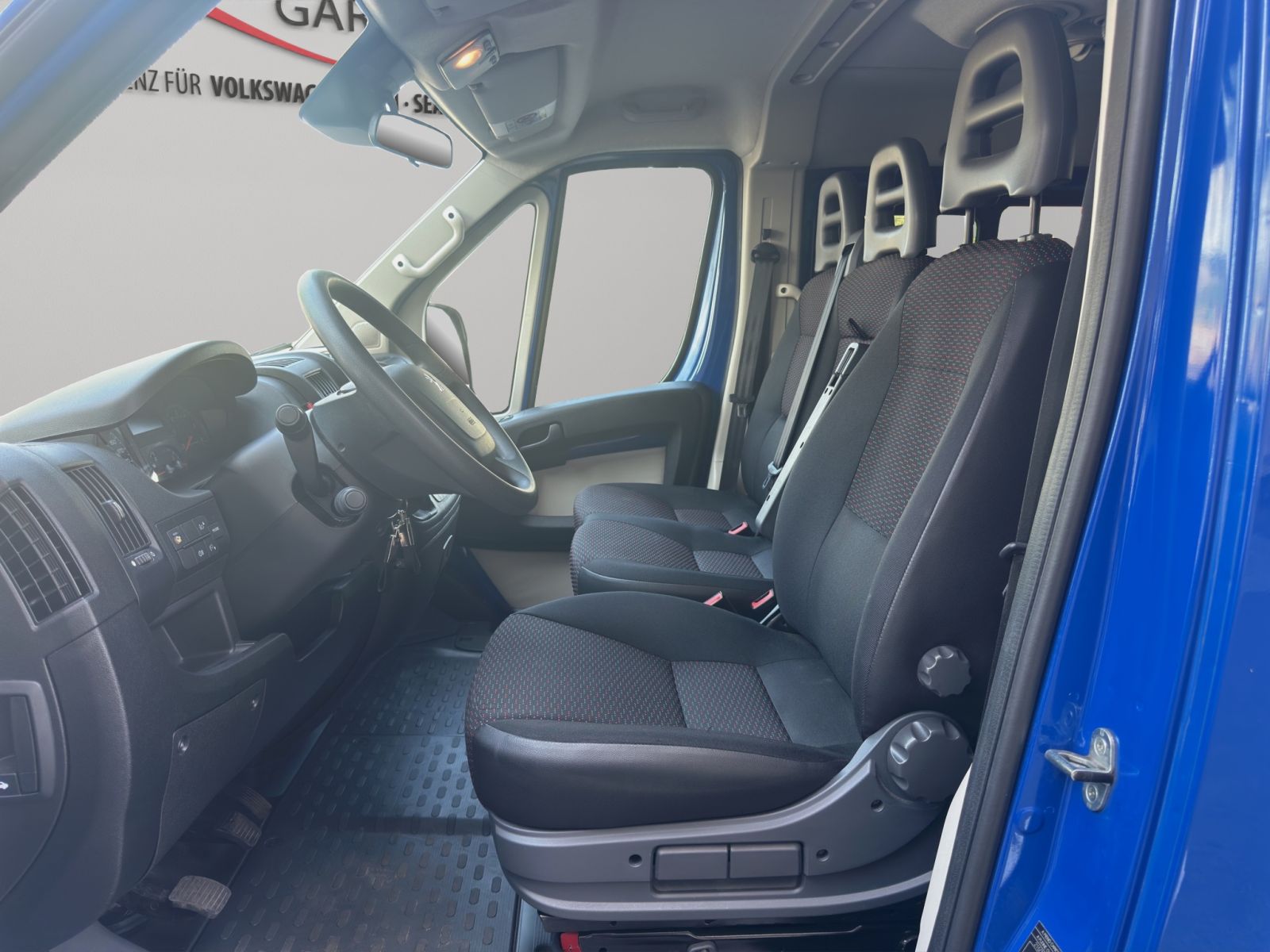 PEUGEOT Boxer Kombi 333 L1H1 2.0 BlueHDi 130 6P Active-image-8