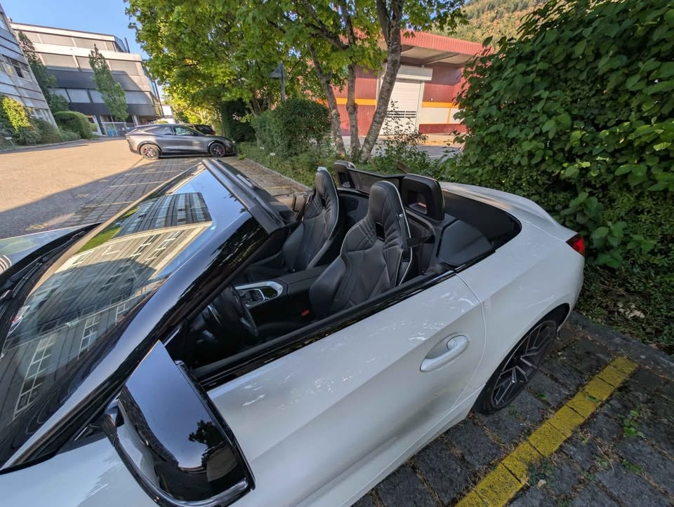 BMW M40i-image-2