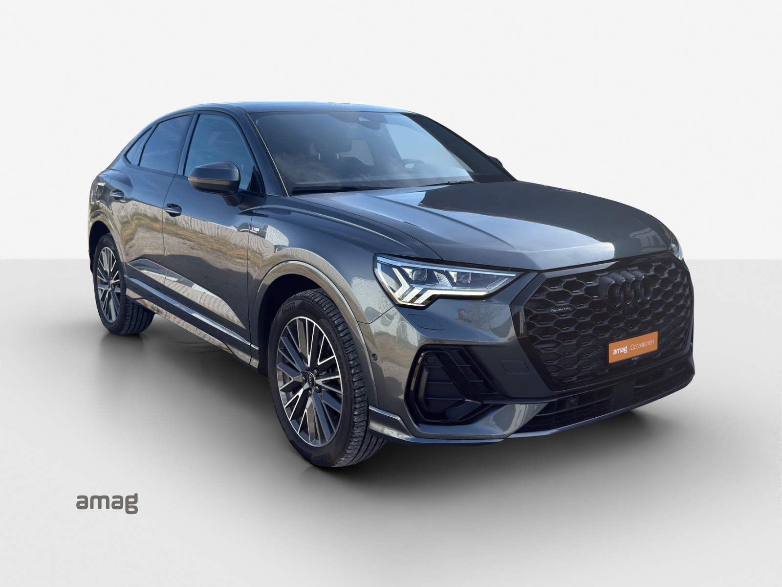 AUDI Q3 Sportback 45 TFSI S line quattro S-tronic-image-5