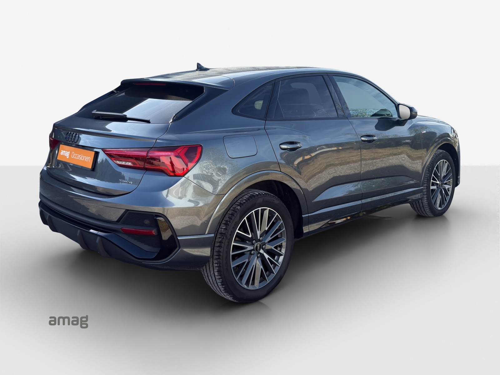 AUDI Q3 Sportback 45 TFSI S line quattro S-tronic-image-4