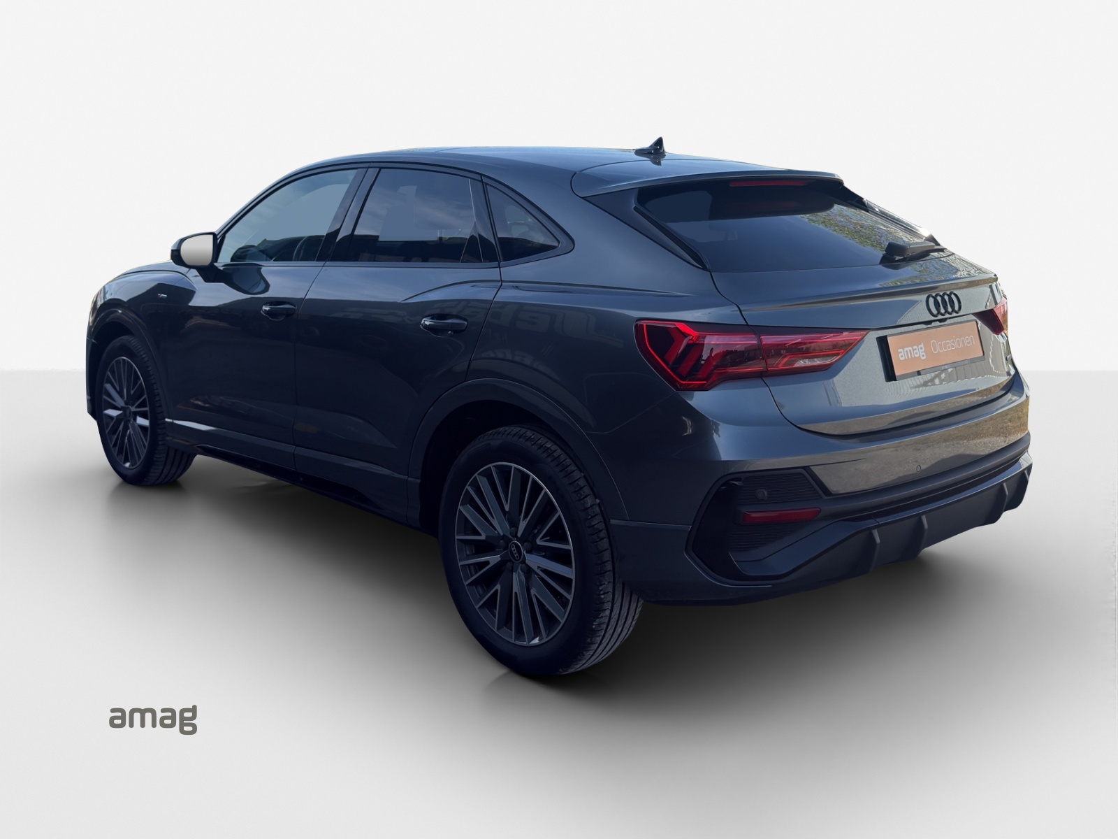 AUDI Q3 Sportback 45 TFSI S line quattro S-tronic-image-2
