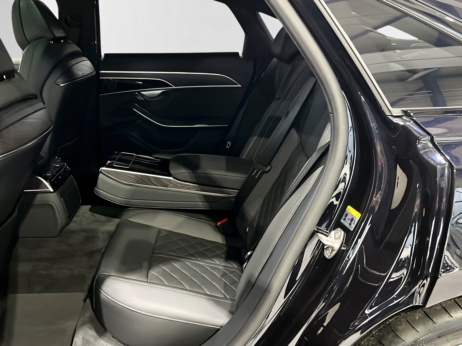 AUDI A8 60 TFSI e qu S-Line**5-Jahre Garantie,S-Sportsitze,Matrix,Panodach,Soft Close**Np CHF 180'600**-image-8