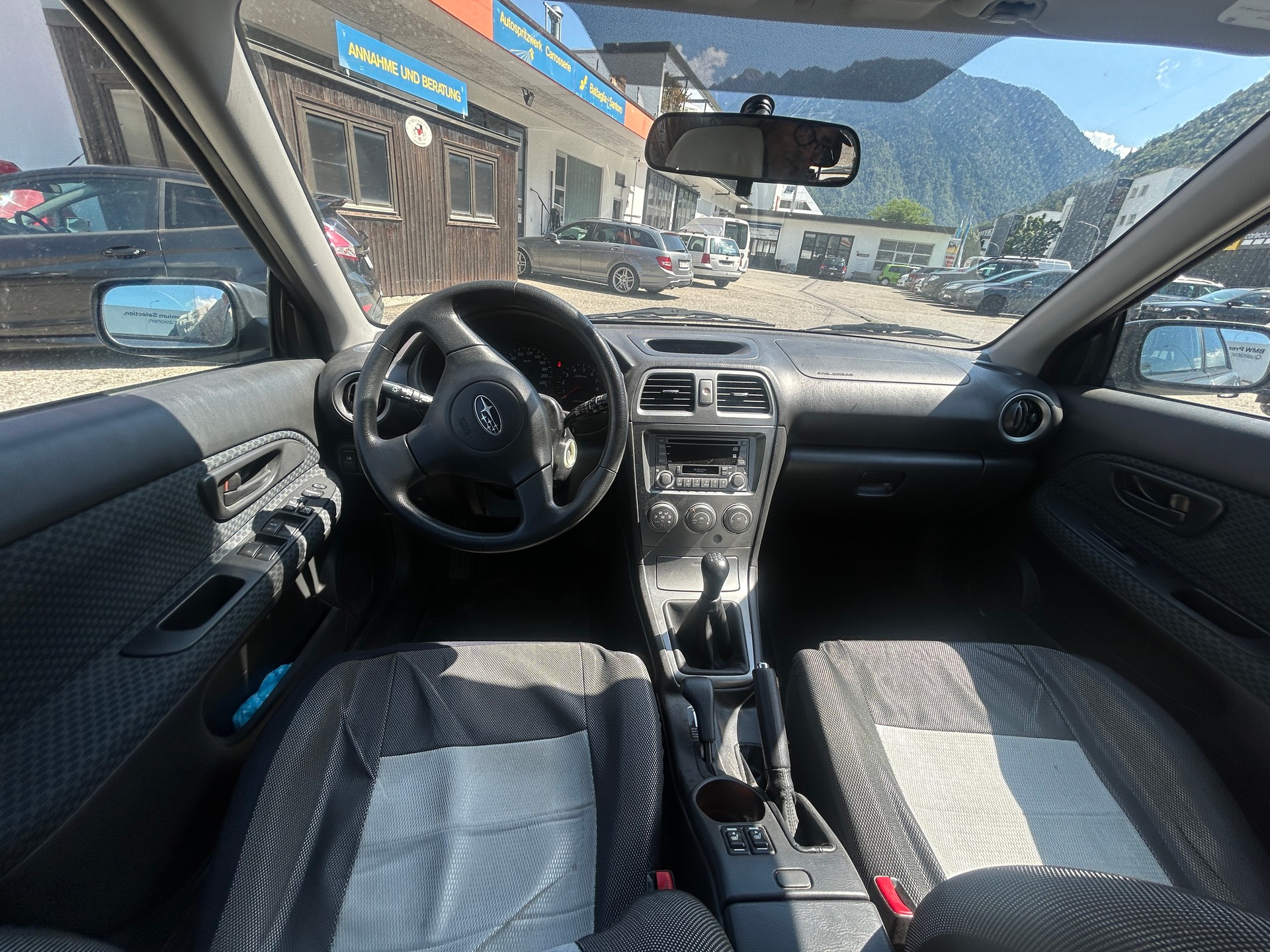 SUBARU Impreza 1.5R Swiss De Luxe-image-9