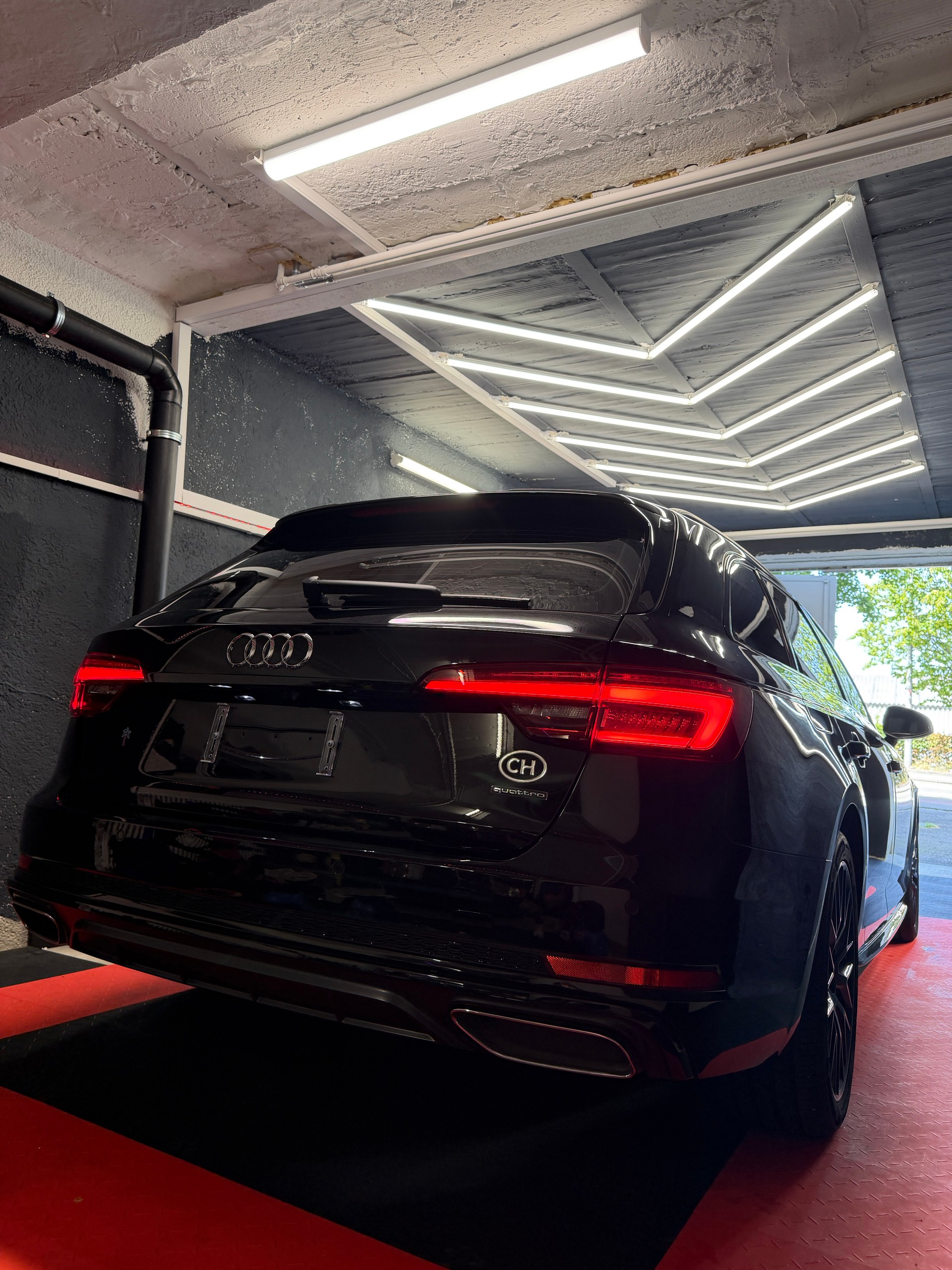 AUDI 2.0 40 TDI Sport quattro S-Tronic-image-1