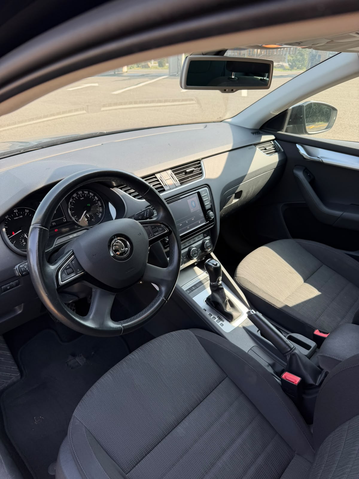 SKODA Octavia Combi 1.8 TSI Ambition 4x4 DSG-image-8