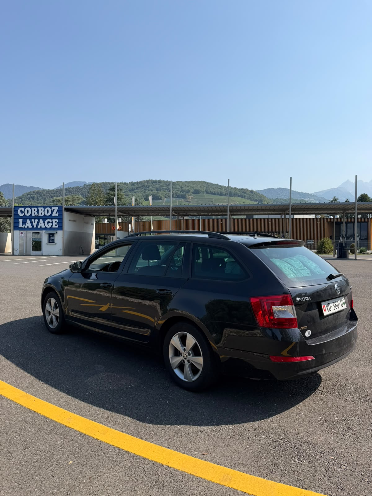 SKODA Octavia Combi 1.8 TSI Ambition 4x4 DSG-image-7