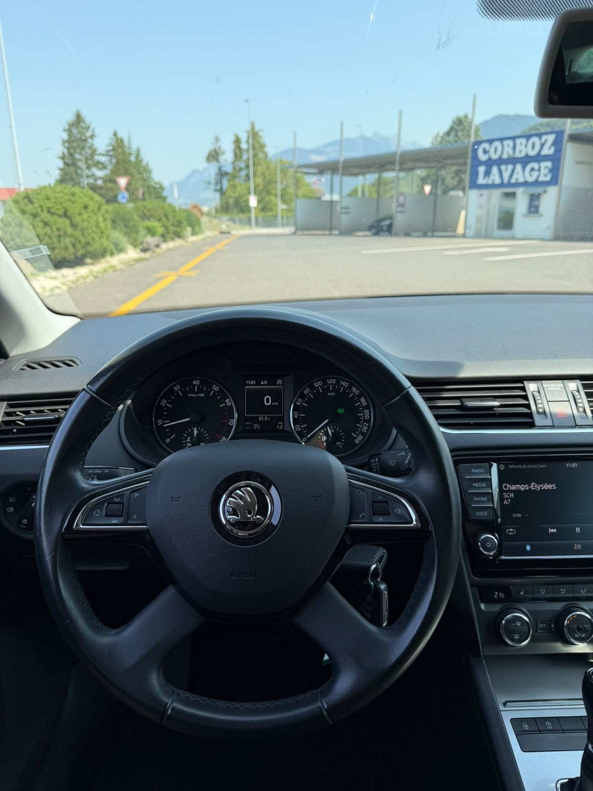 SKODA Octavia Combi 1.8 TSI Ambition 4x4 DSG-image-10
