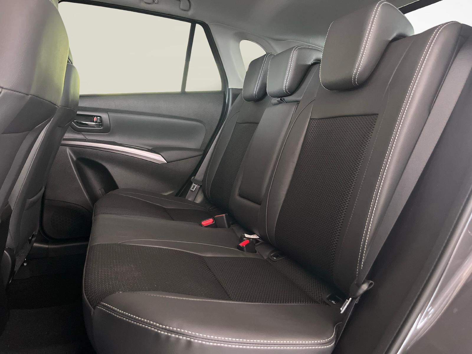 SUZUKI S-Cross 1.4 T Sakura Top Hybrid 4x4-image-10