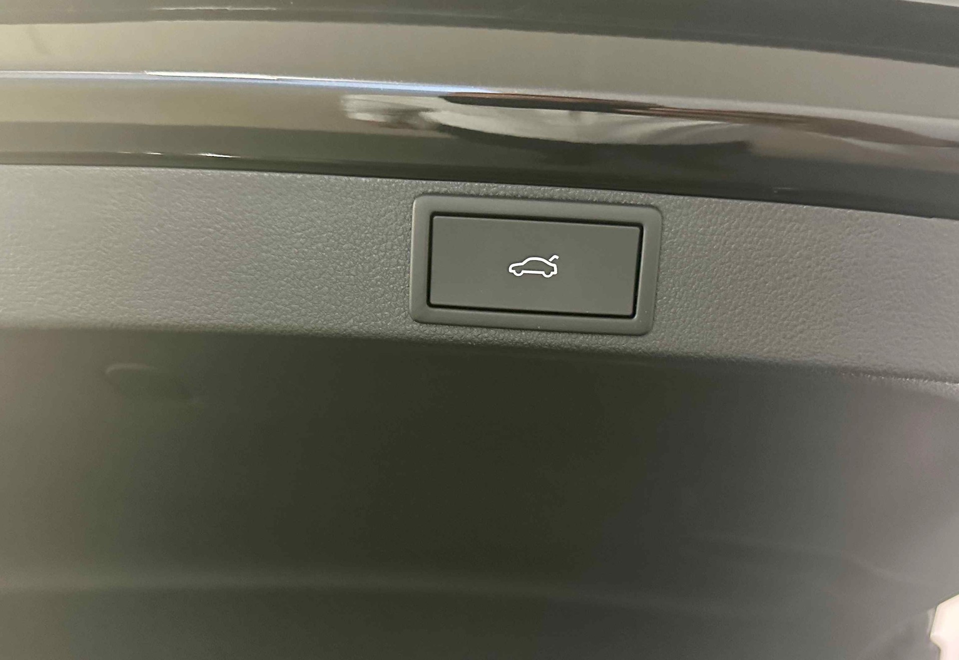 SKODA Octavia Combi 2.0 TDI DSG Selection-image-6