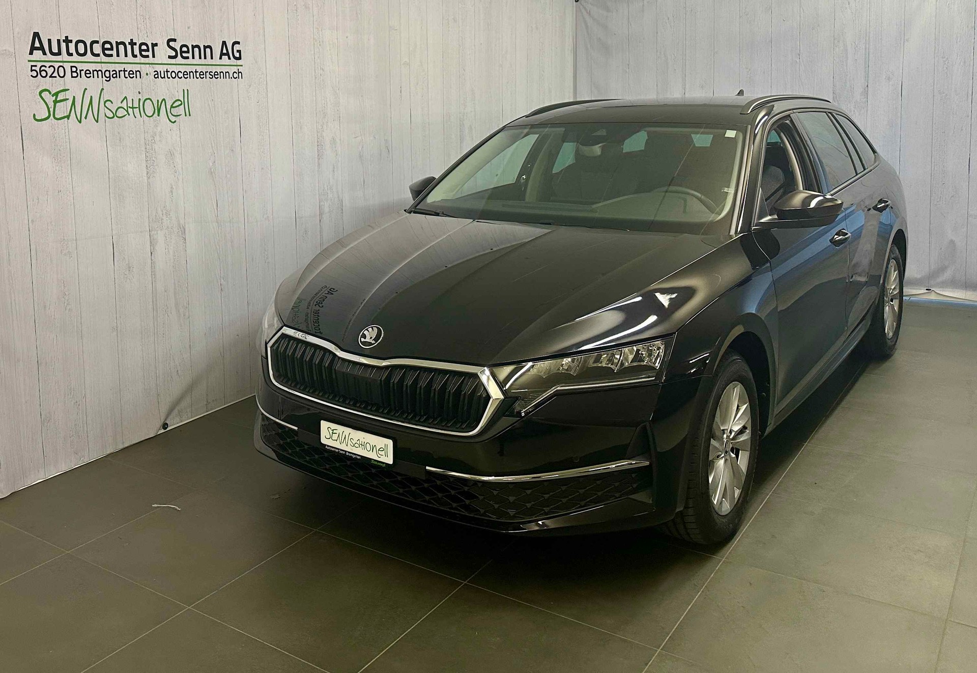 SKODA Octavia Combi 2.0 TDI DSG Selection-showroom-element-1
