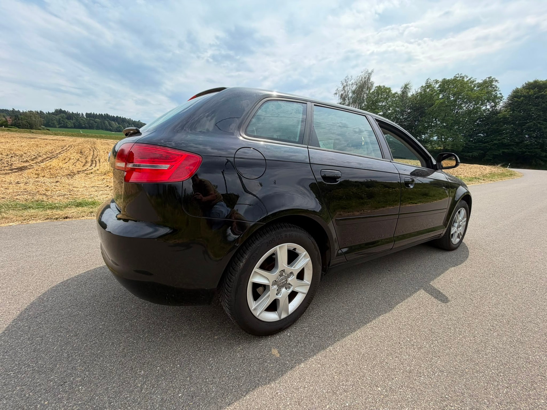 AUDI A3 Sportback 1.4 TFSI Ambiente-image-9
