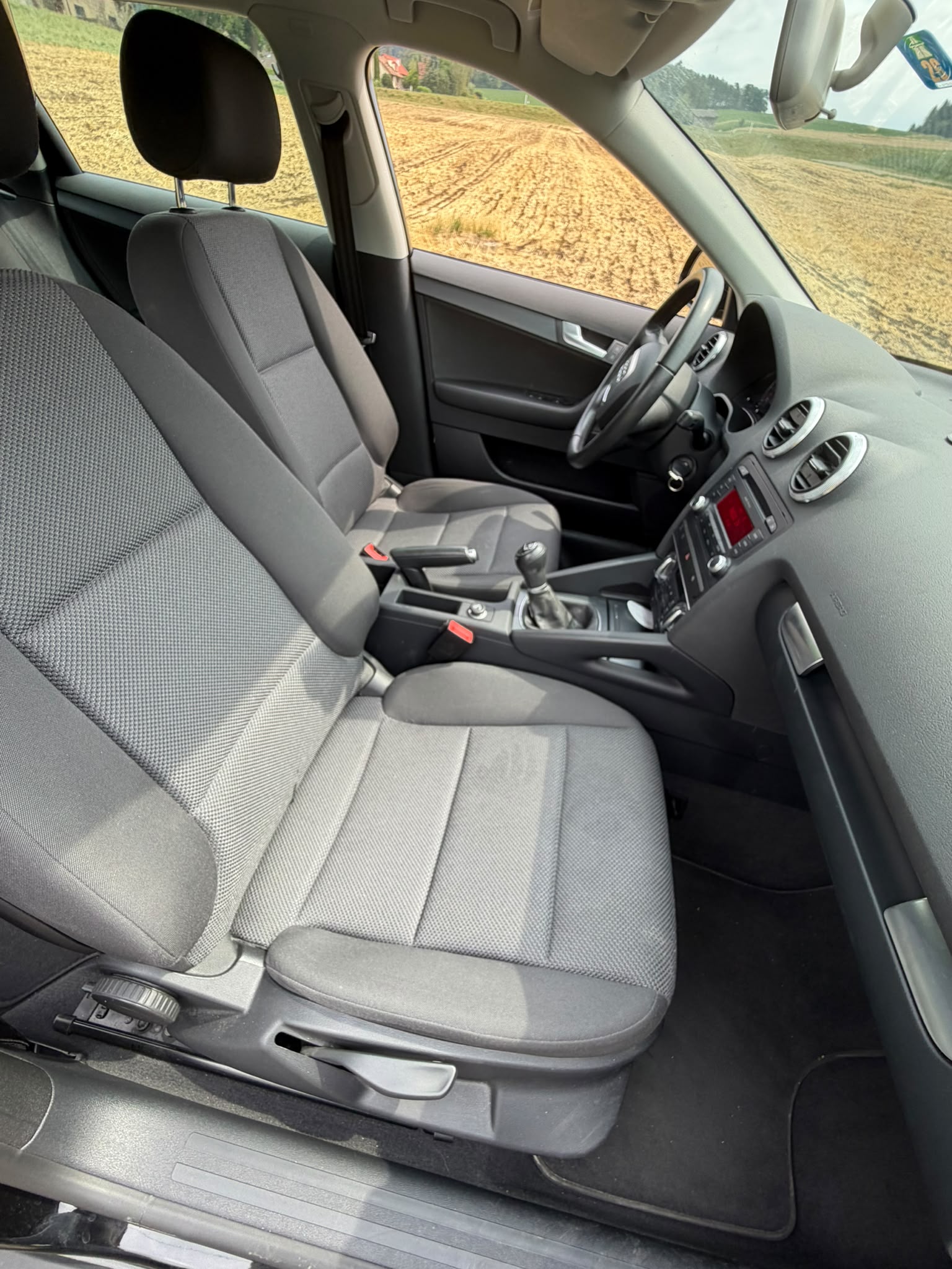 AUDI A3 Sportback 1.4 TFSI Ambiente-image-11