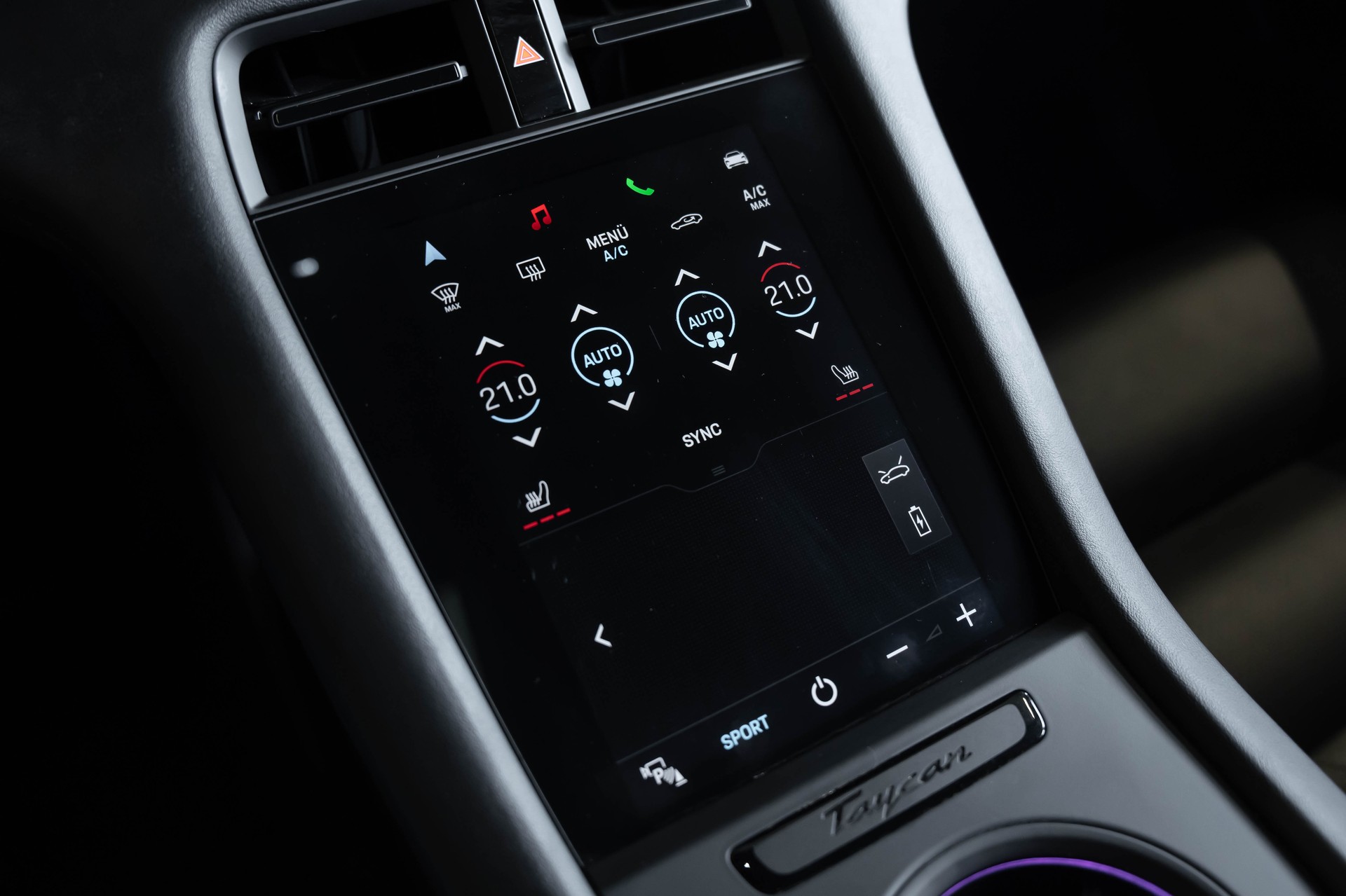 PORSCHE Taycan 4 Cross Turismo-image-34
