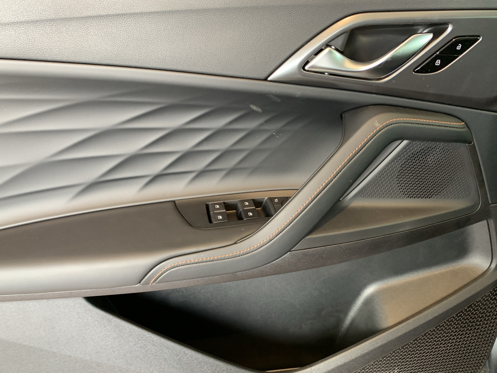 MG HS 1.5 Hybrid Luxury-image-6