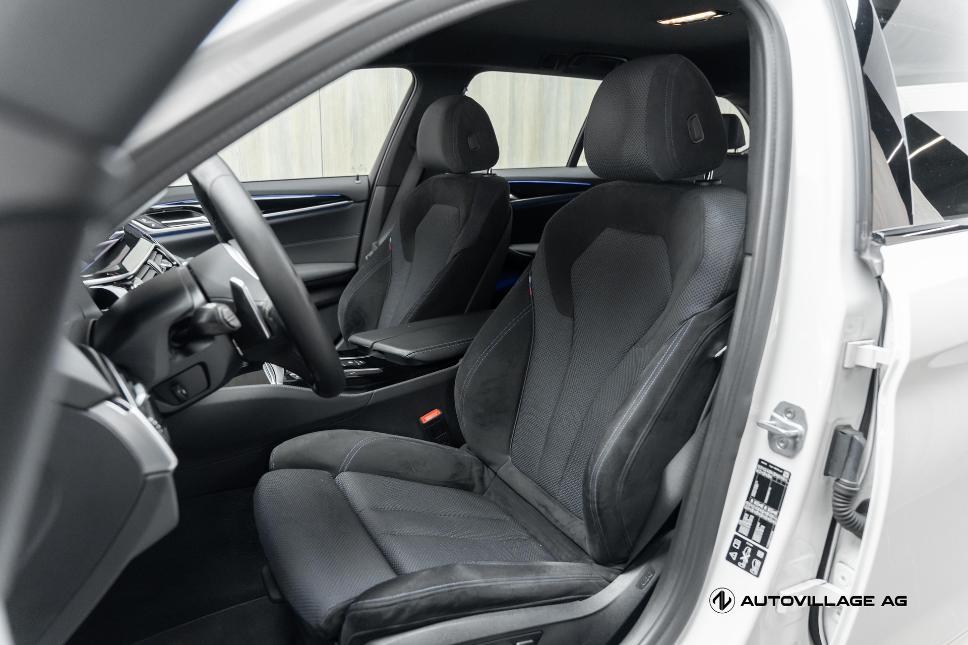 BMW 540i xDrive Touring Steptronic-image-4
