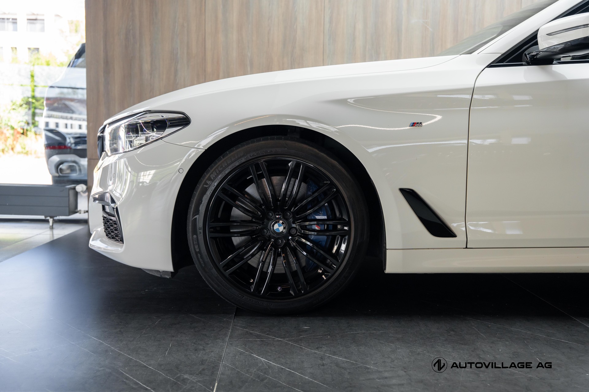 BMW 540i xDrive Touring Steptronic-image-31