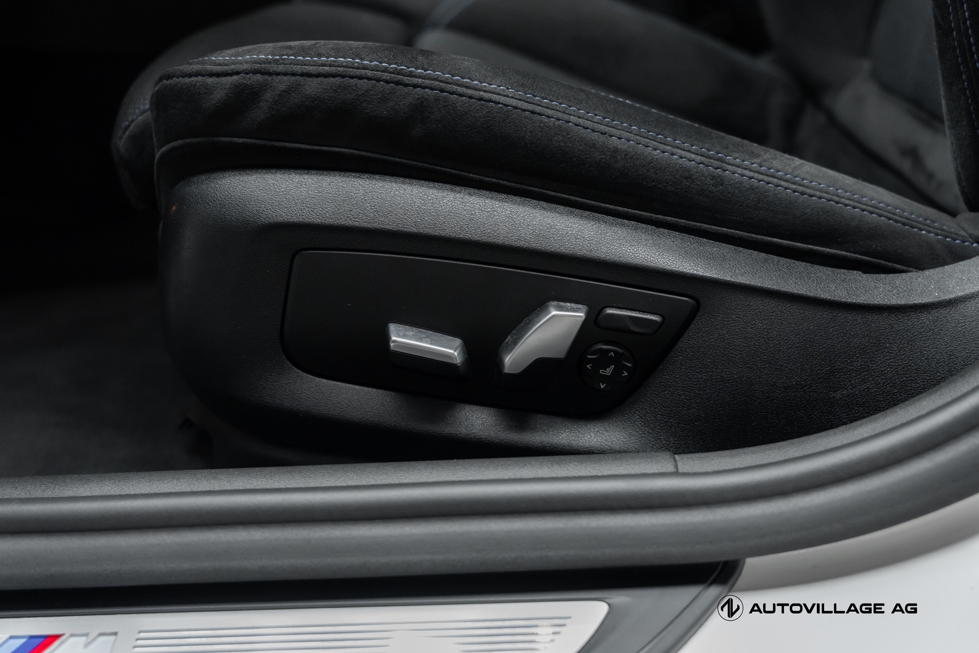 BMW 540i xDrive Touring Steptronic-image-24
