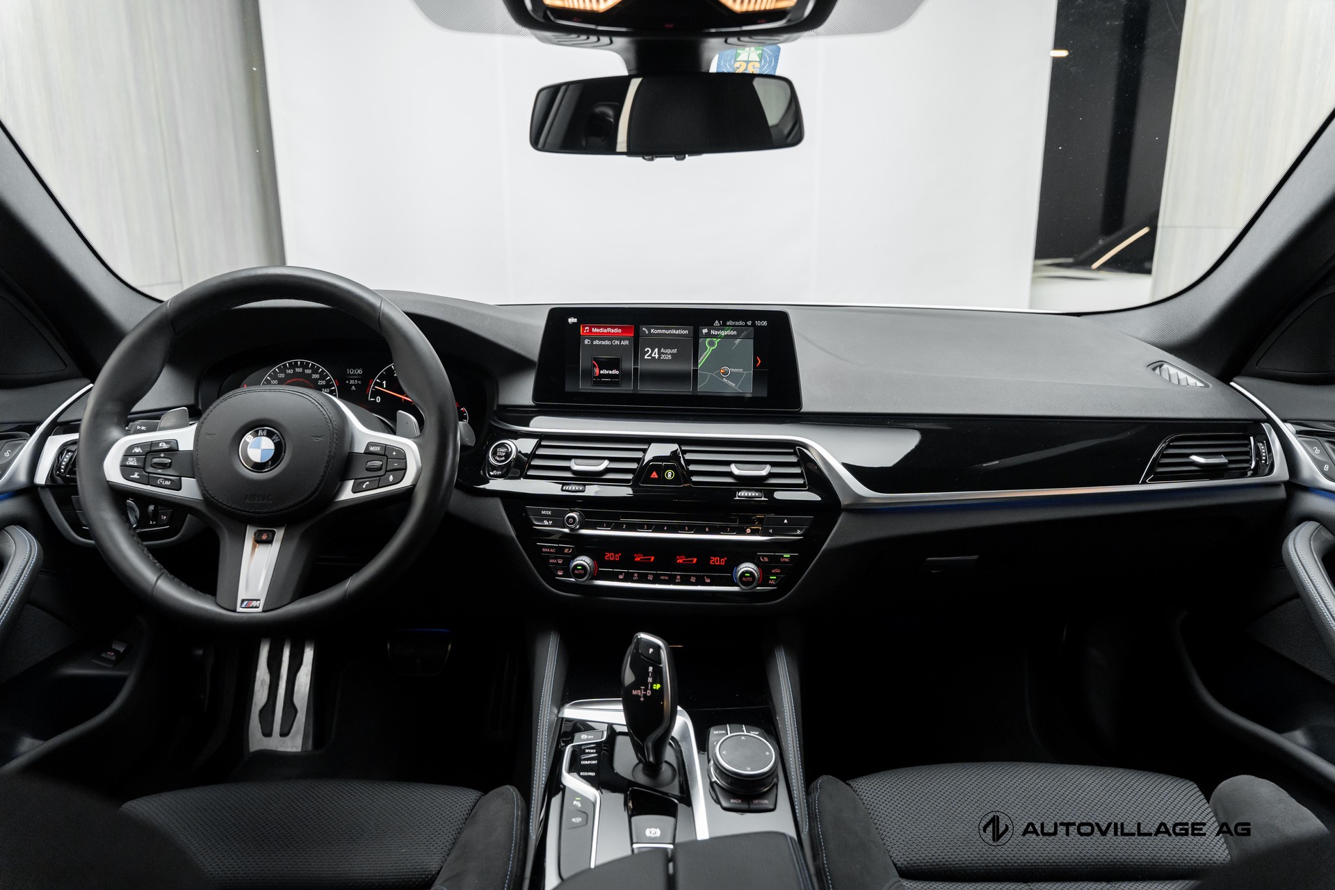 BMW 540i xDrive Touring Steptronic-image-2