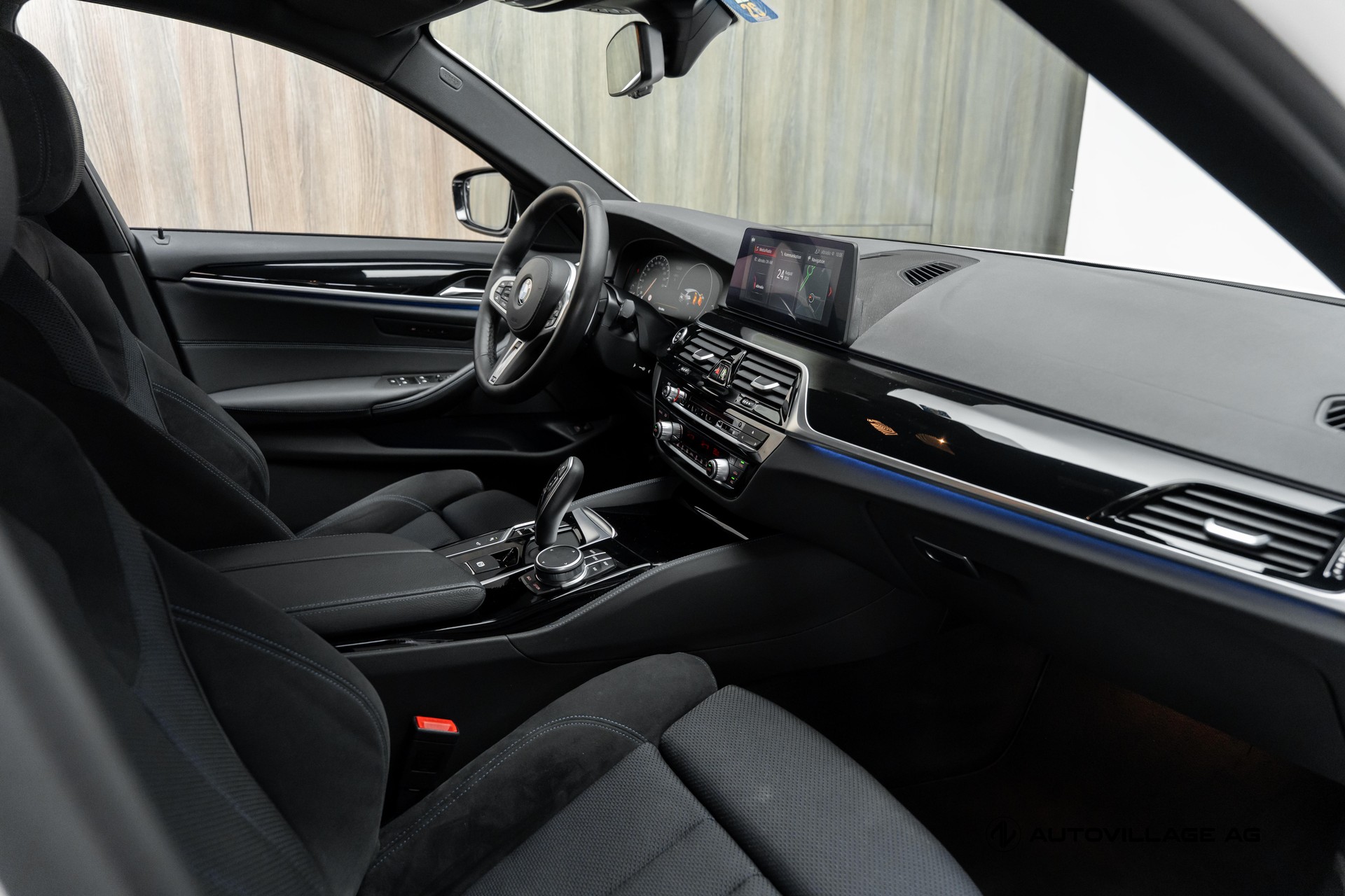 BMW 540i xDrive Touring Steptronic-image-6