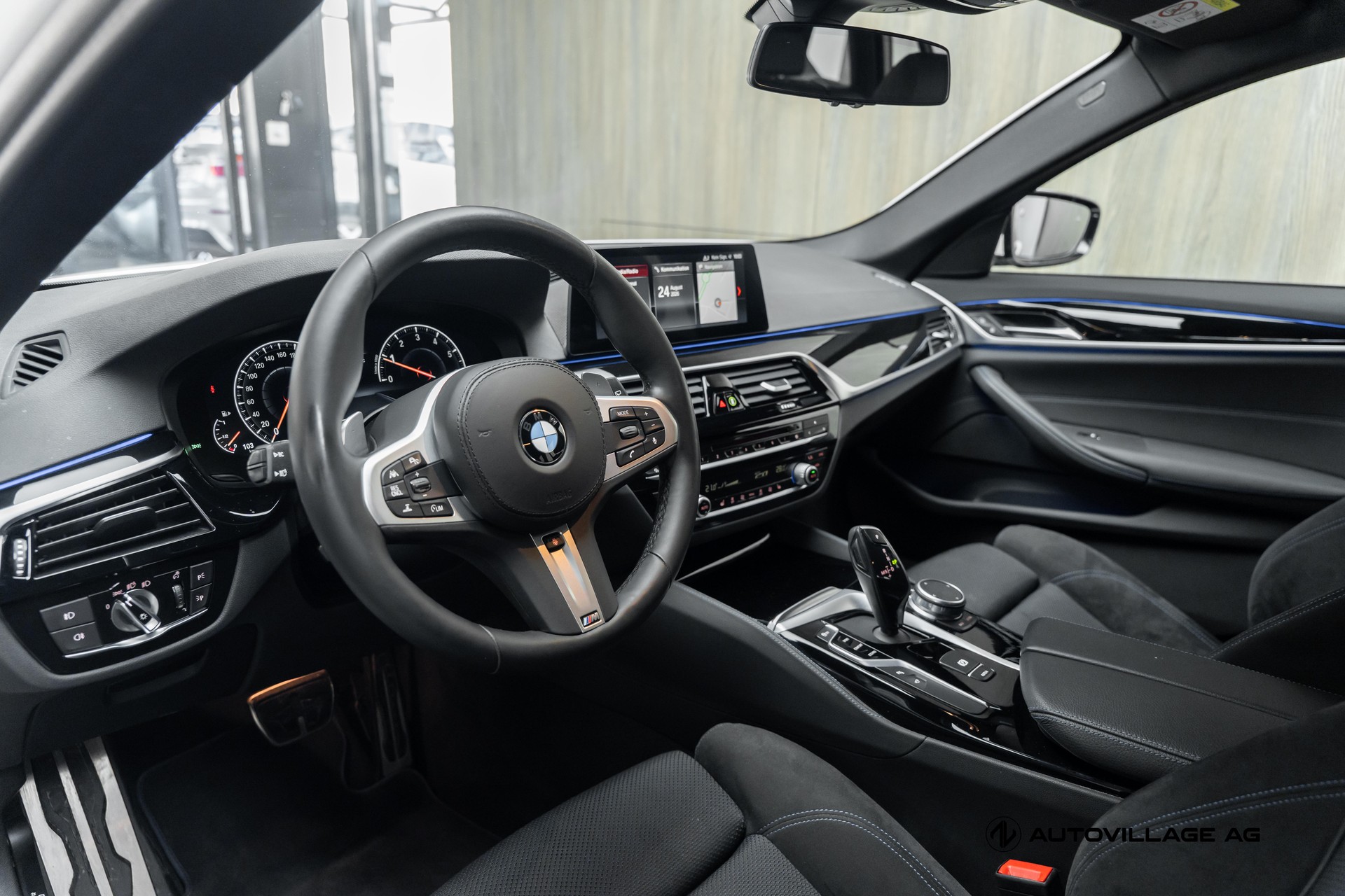 BMW 540i xDrive Touring Steptronic-image-3
