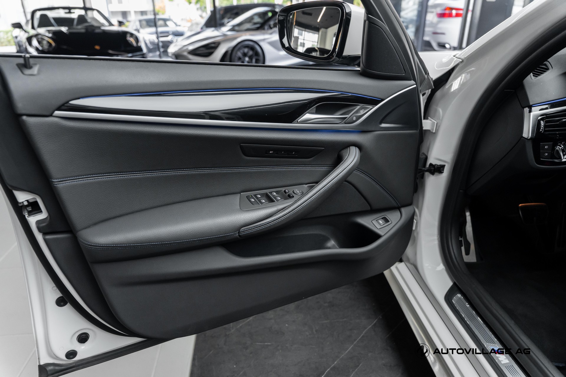 BMW 540i xDrive Touring Steptronic-image-22