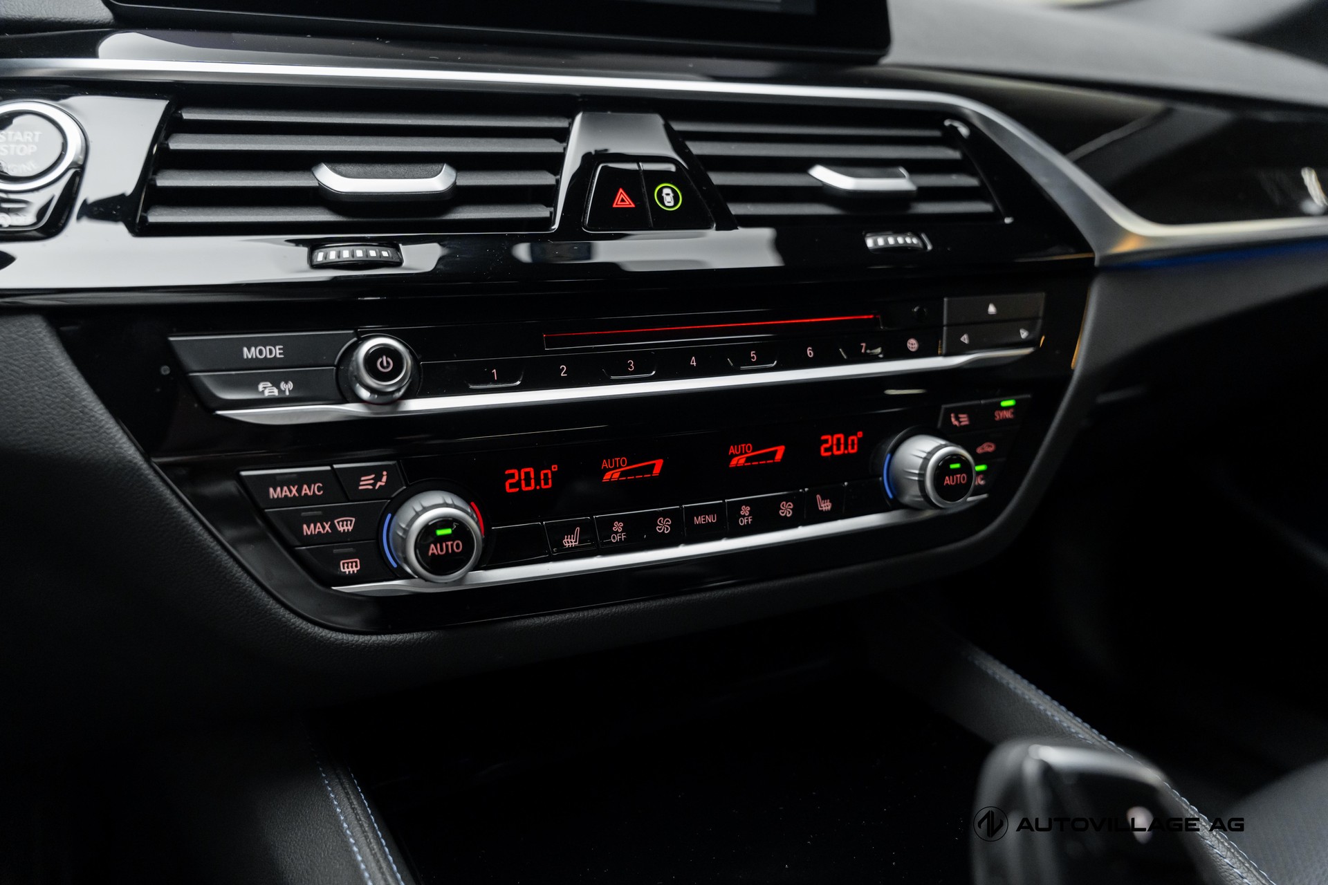 BMW 540i xDrive Touring Steptronic-image-13